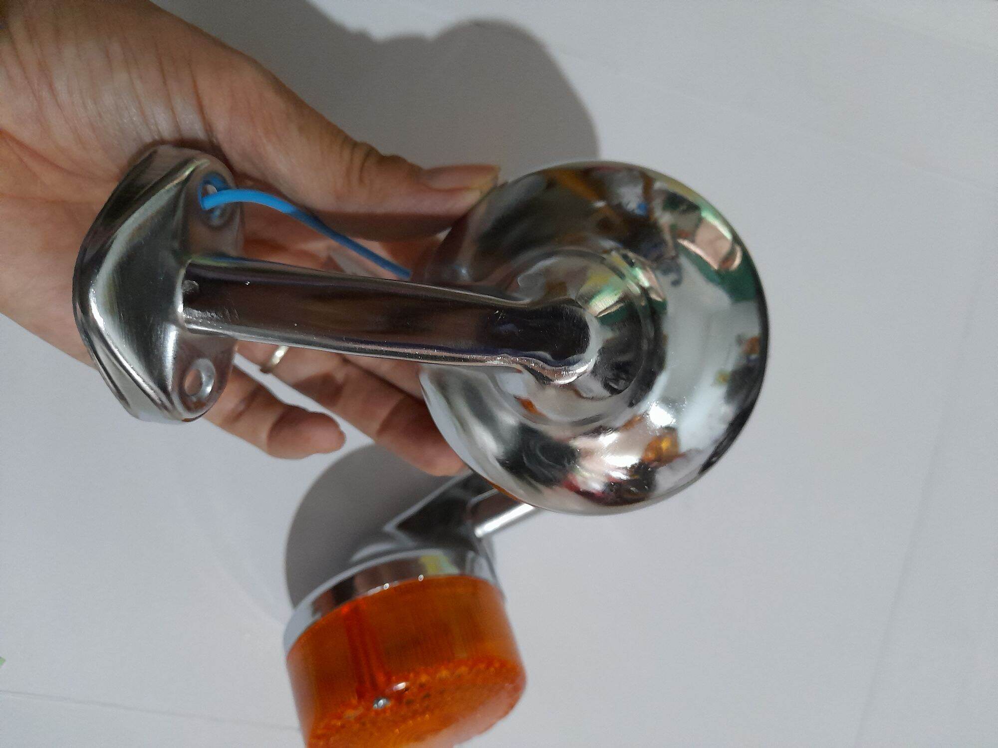 Cặp đèn xi nhan sau gắn cho xe cúp 81 ( sắt xi ).