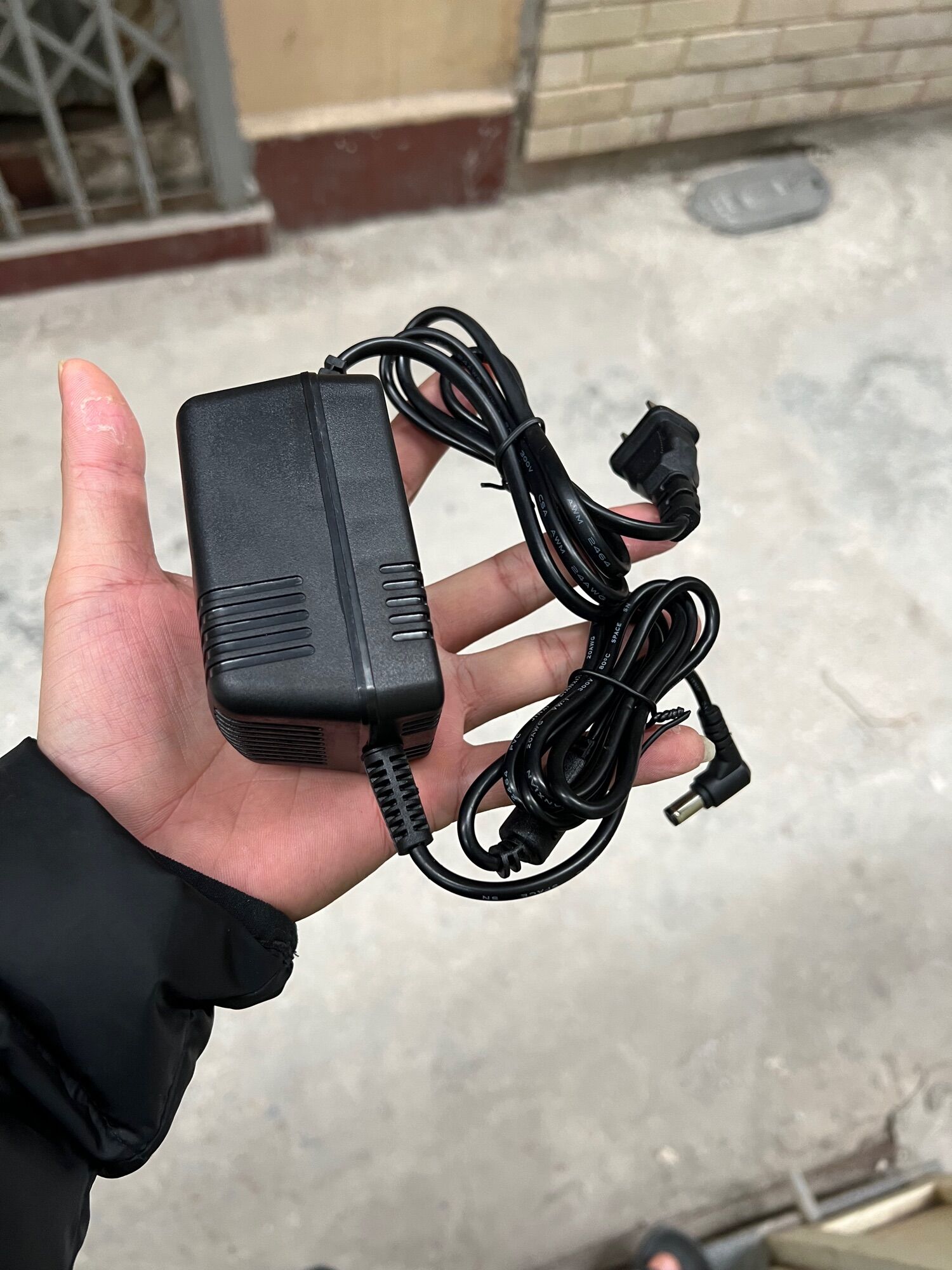 adapter nguồn AC 14V cho boss GT-8 (14vac chân to)