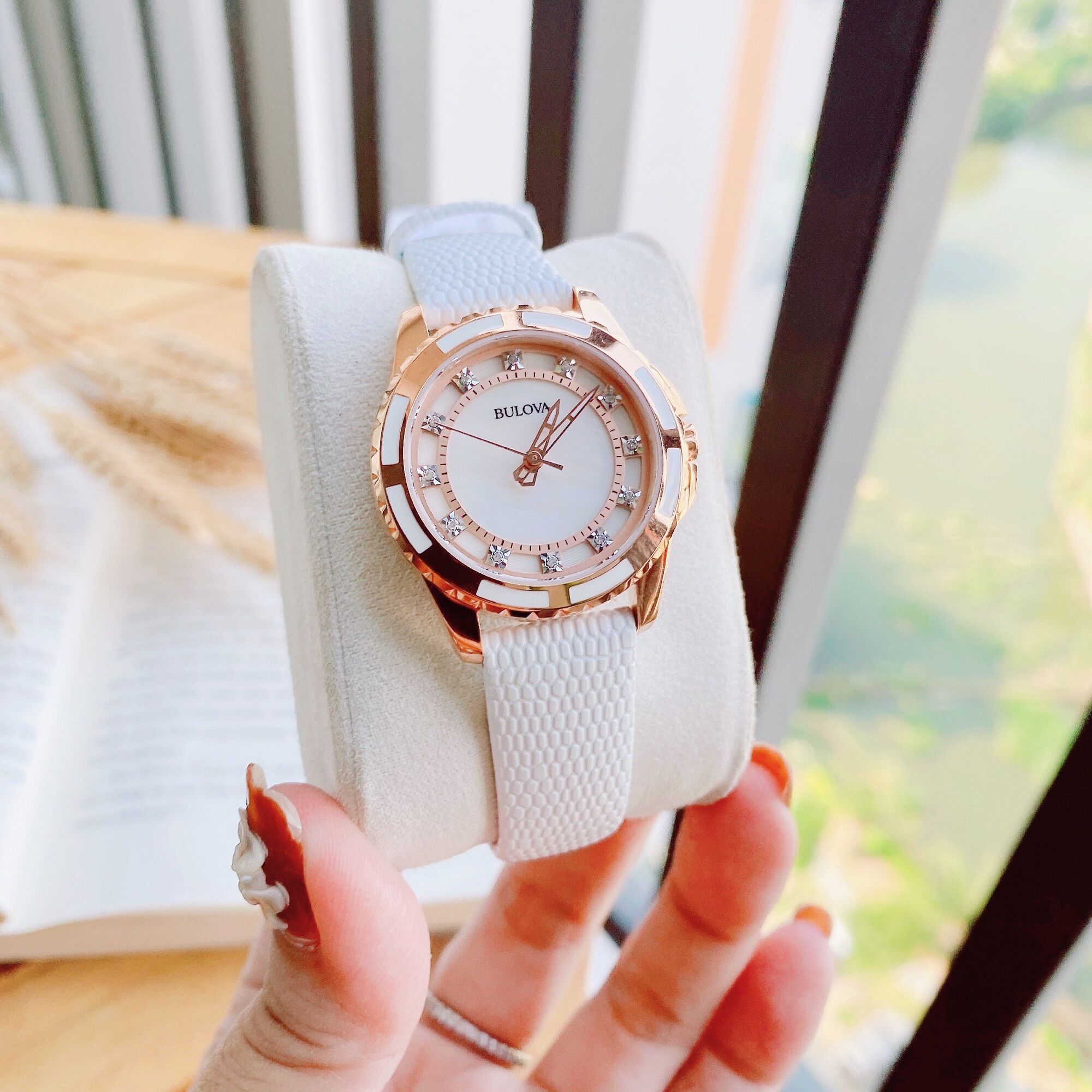 Đồng Hồ Nữ Bulova Diamond 98P119