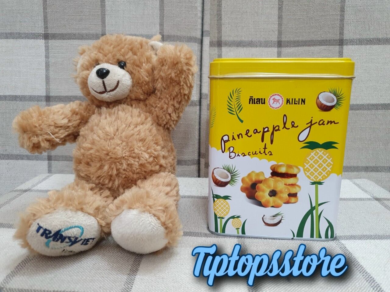 BÁNH QUY HOA MAI NHÂN MỨT DỨA THÁI LAN (hộp thiếc 400g)