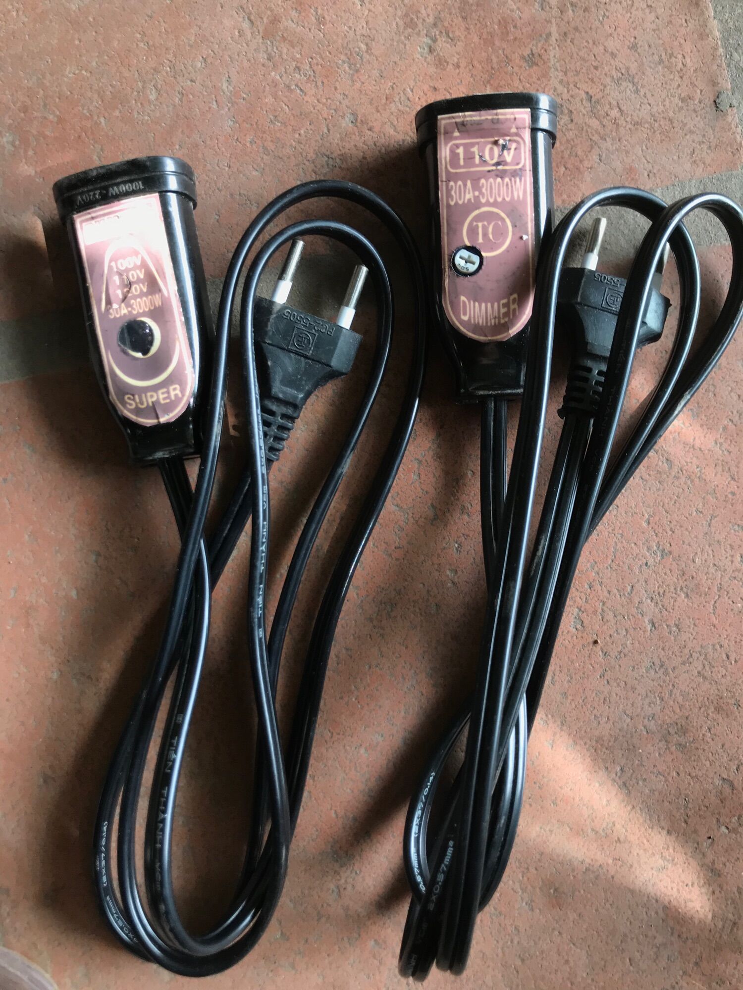 BỘ ĐỔI ĐIỆN  220V SANG 110V   3000W