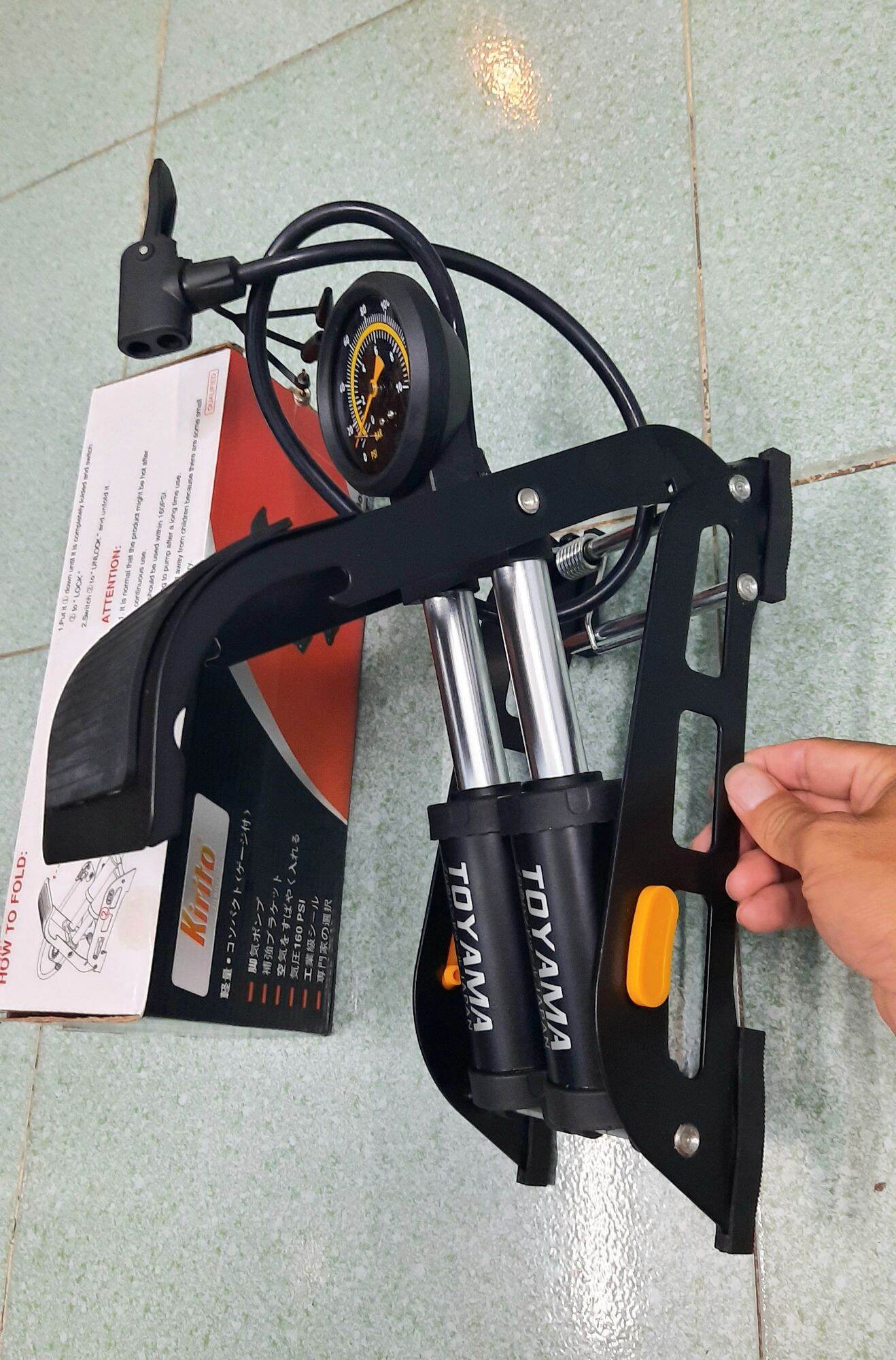 Bơm hơi đạp chân Toyama Nhật Bản 2 xilanh