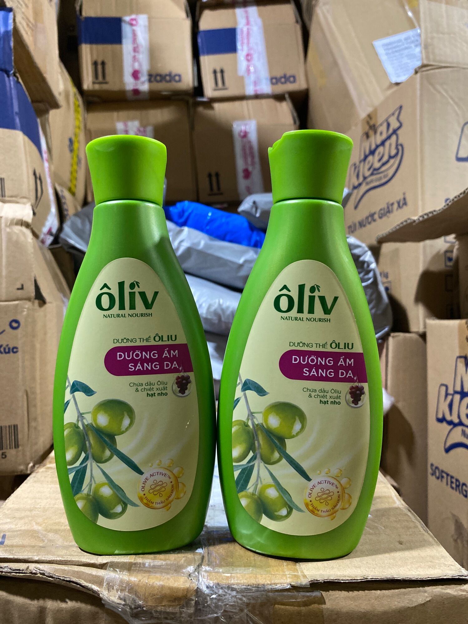 Sữa dưỡng ẩm sáng da OLiu 200ml