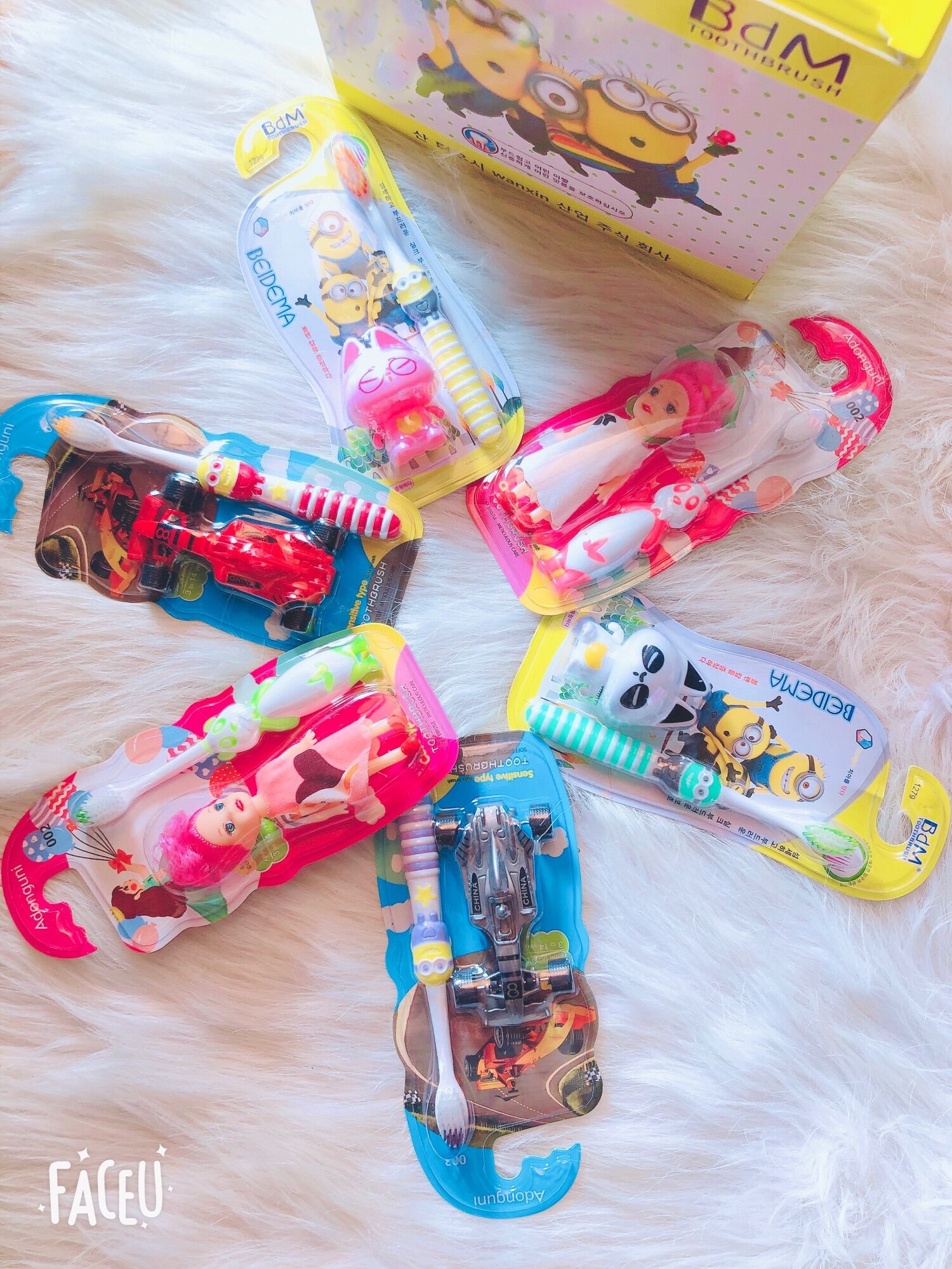 Bàn chải đánh răng Xe đua - Minion - Barbie cho bé từ 2 tuổi