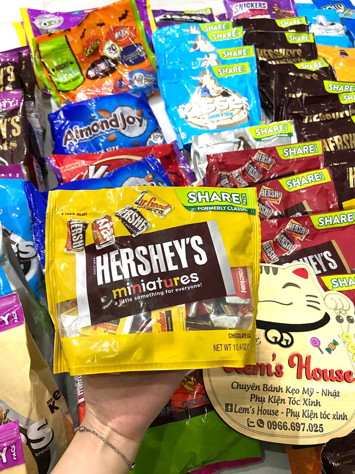 KẸO SOCOLA HERSHEY’s miniatures TÚI SIZE SHARE TIỆN DỤNG DATE 10/2022