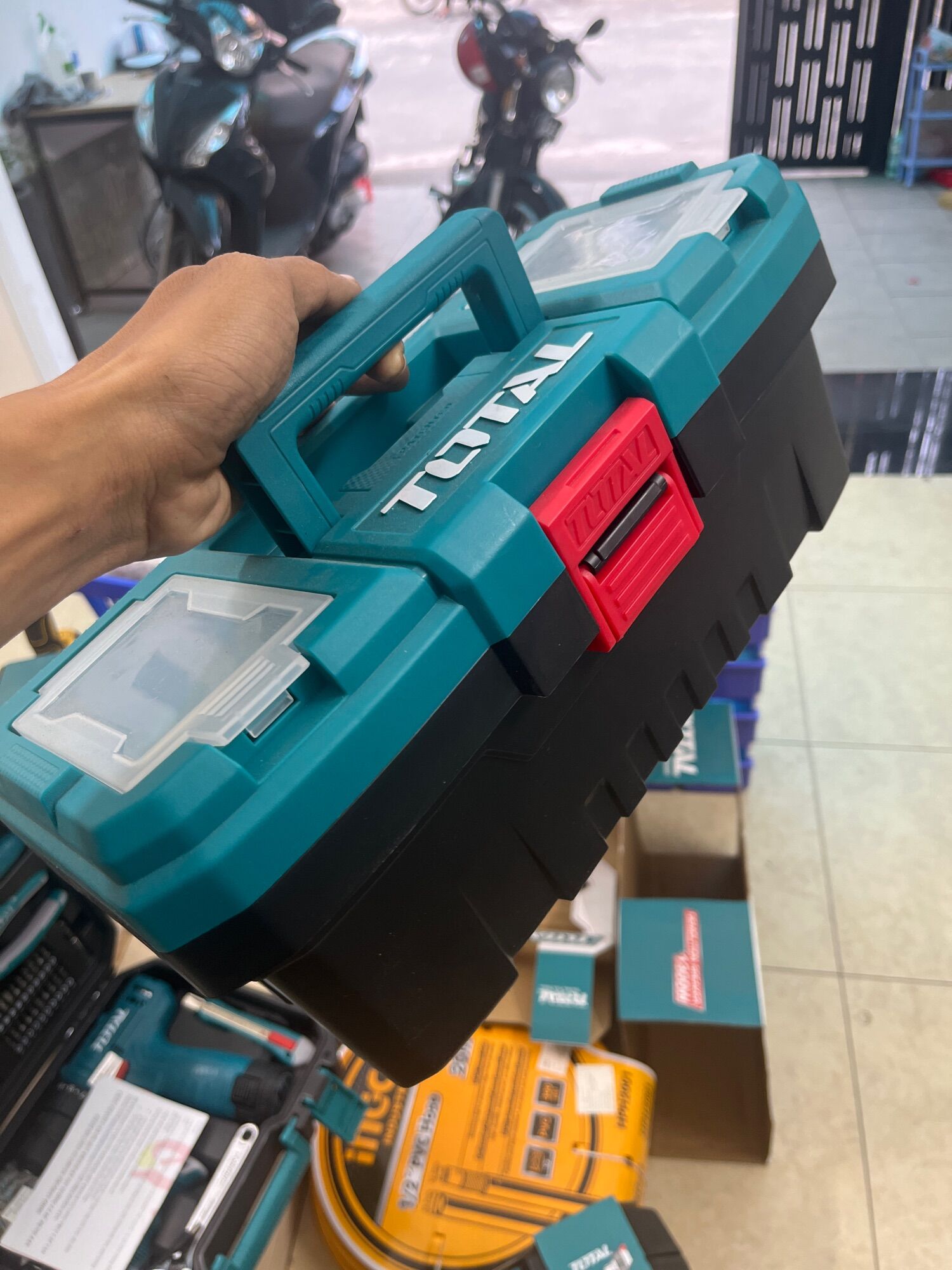 Thùng đựng đồ nghề khóa nhựa Total
