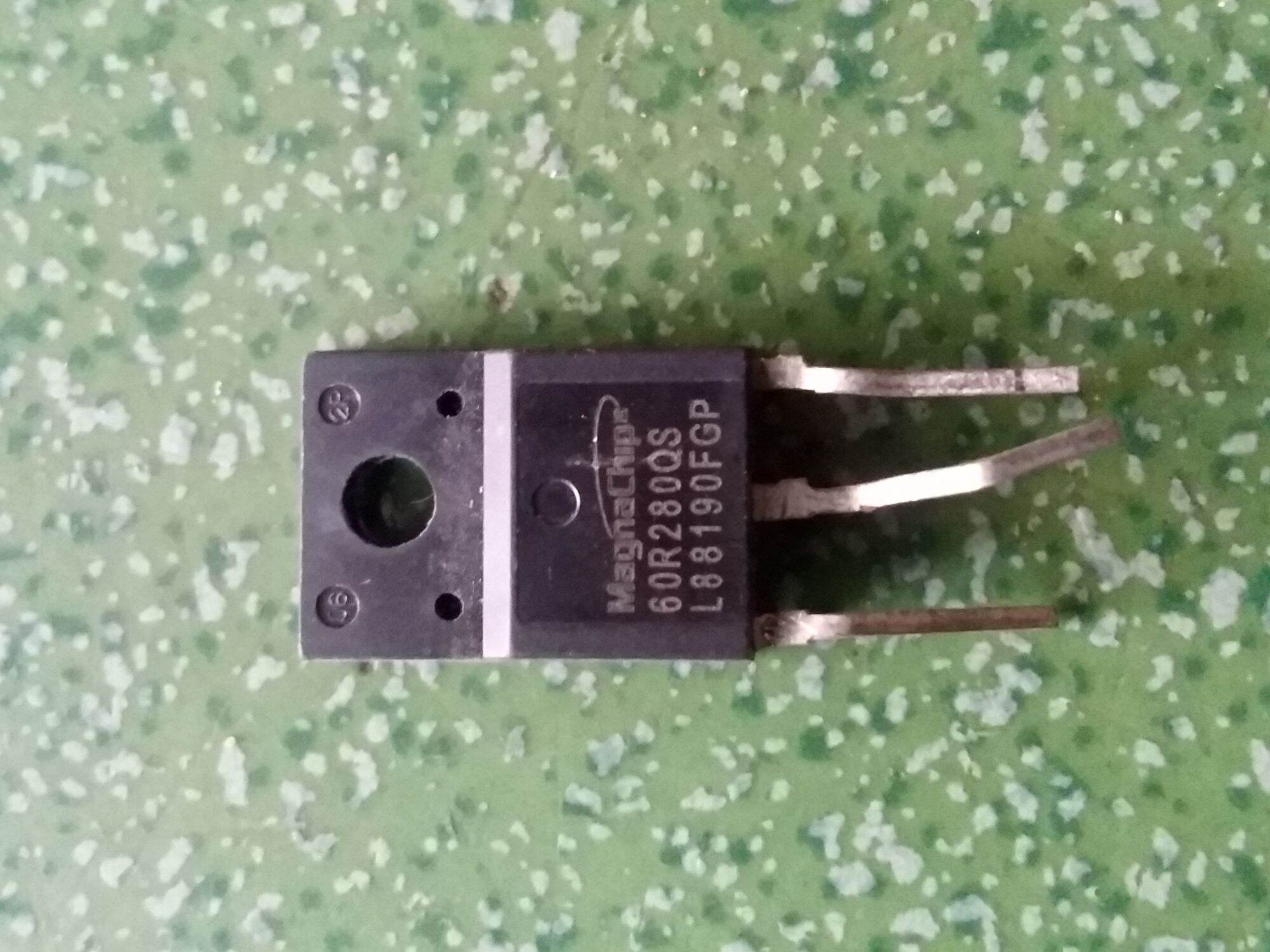 1 CHIẾC MOSFET 60R280,,,60R290V.