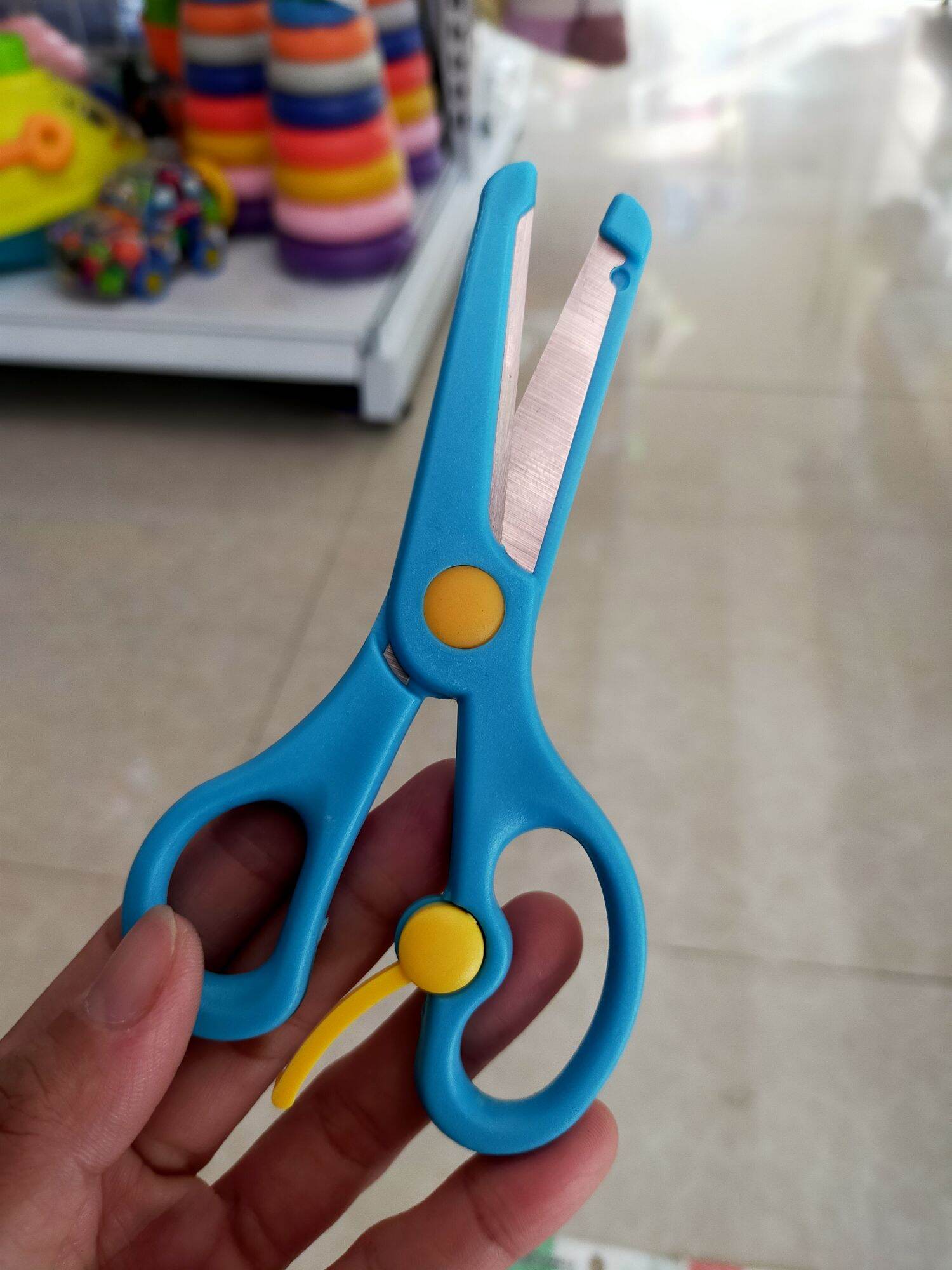Kéo    Nhỏ    Thủ    Công    Cho   Bé