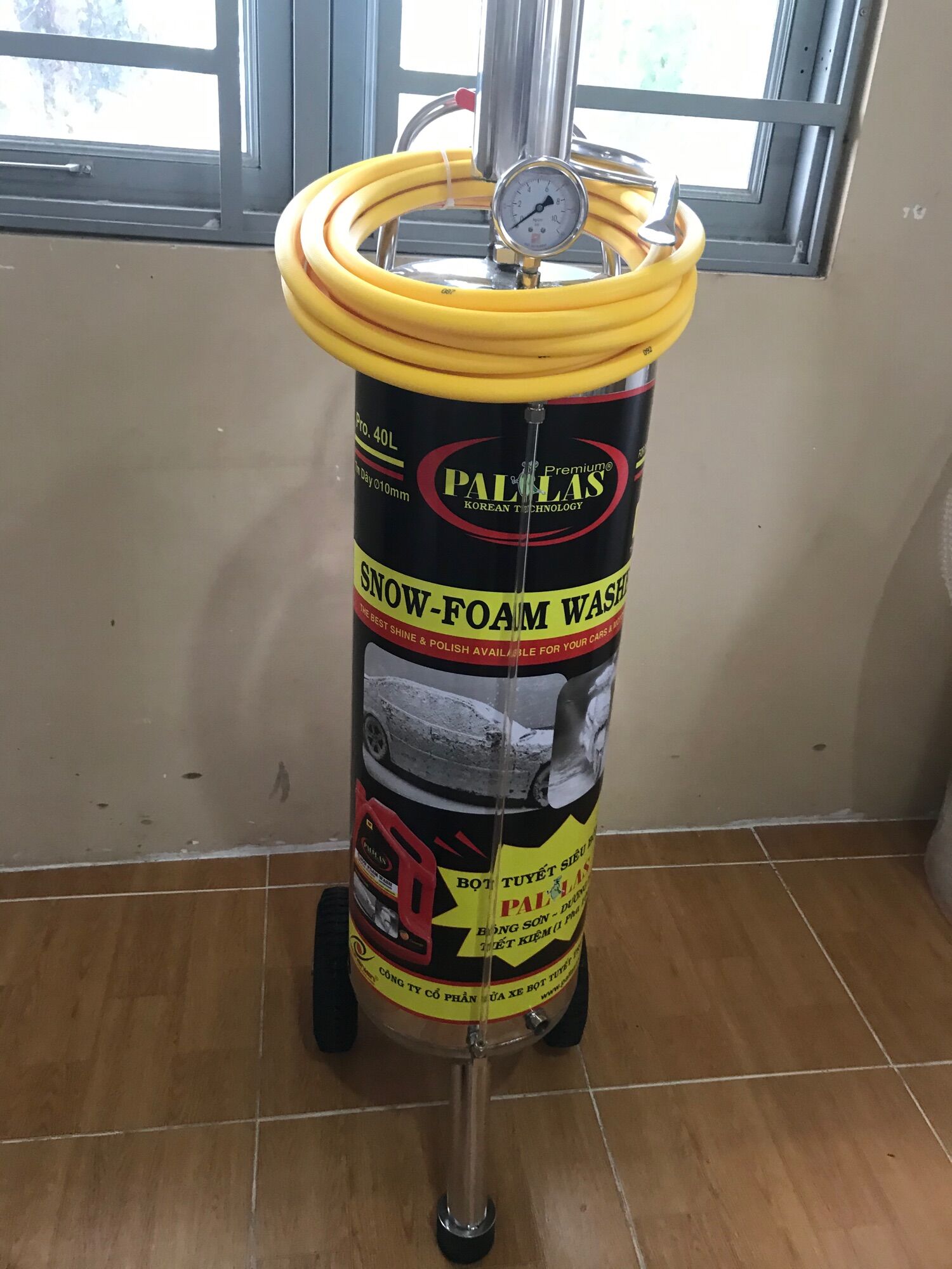 MÁY RỬA XE BỌT TUYẾT PALLAS 40 lít ( Tặng kèm 1 can bọt tuyết 6lit )