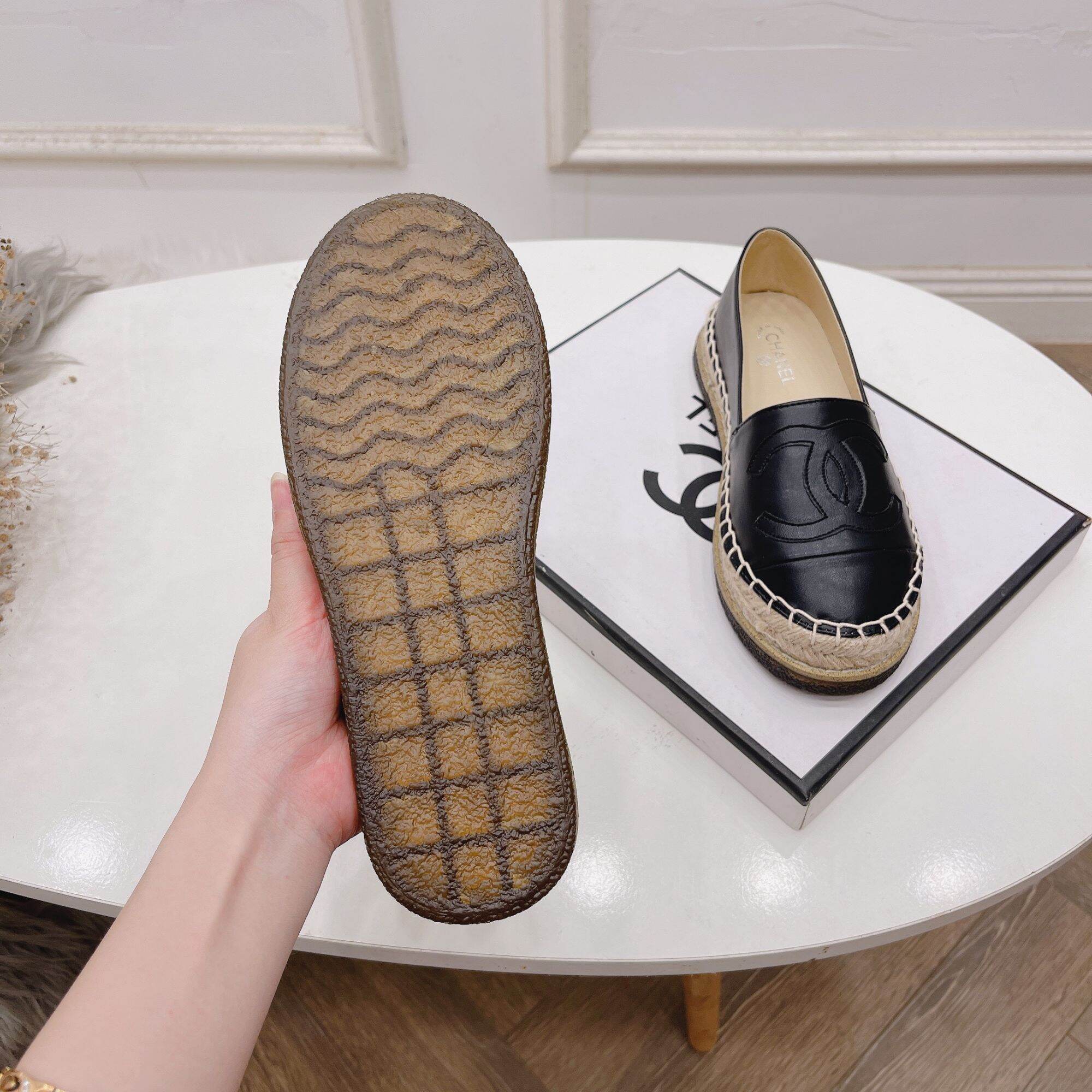 Giày bệt C.h.a.n.e.l slipon đế kếp da mềm