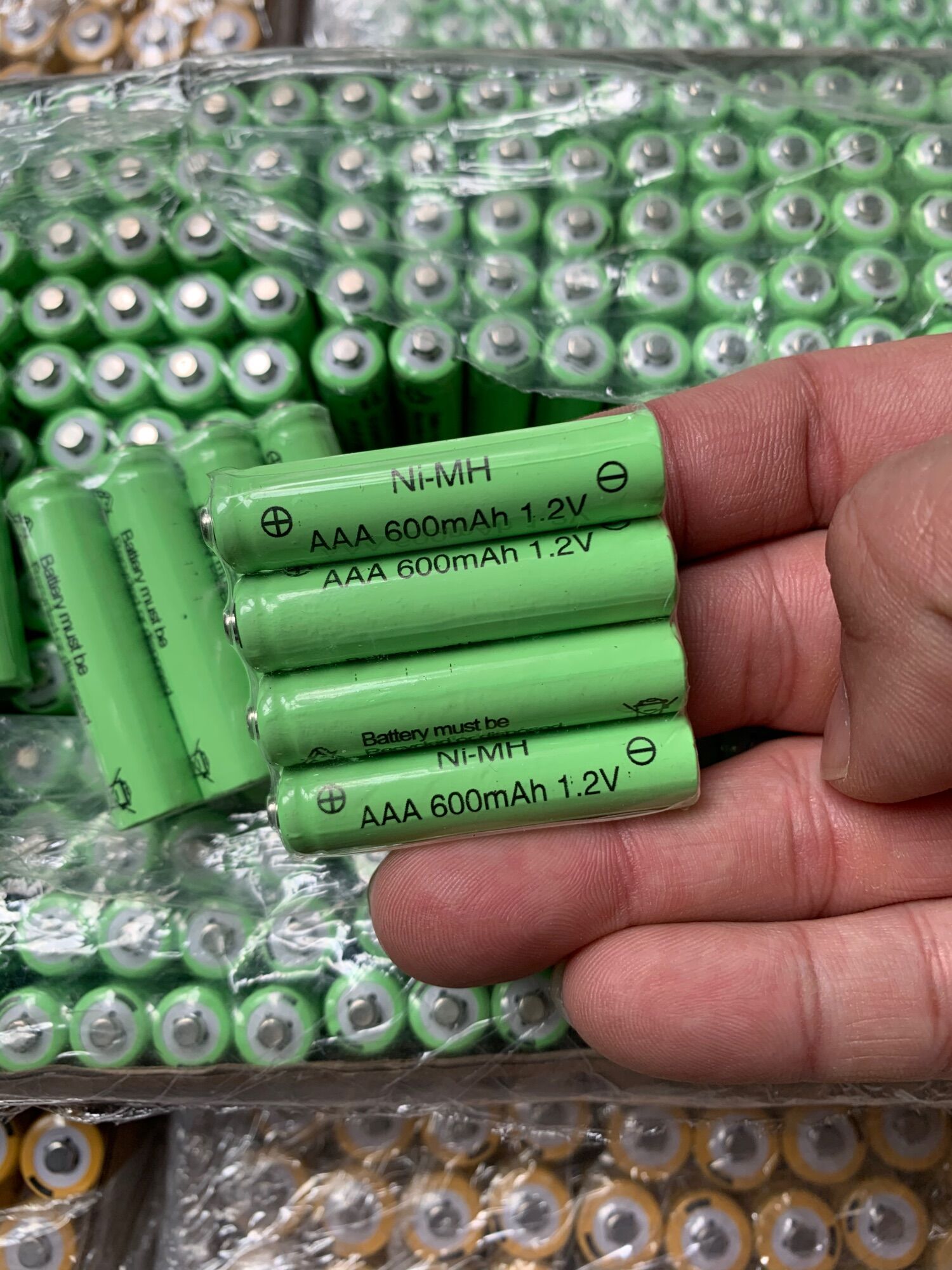 Pin Tiểu Sạc Hơn 300 Lần AAA Và AA 1.2v 600mah Dùng Cho Mọi Thiết Bị Điện Gia Dụng Mới