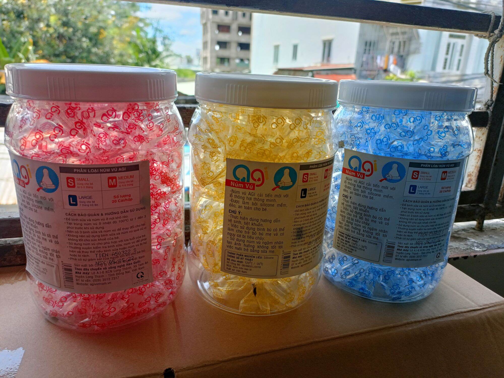 Núm vú cổ hẹp agi hộp 20 cái núm siêu mềm . thay thế được tất cả các loại bình cổ hẹp đảm bảo an toàn .