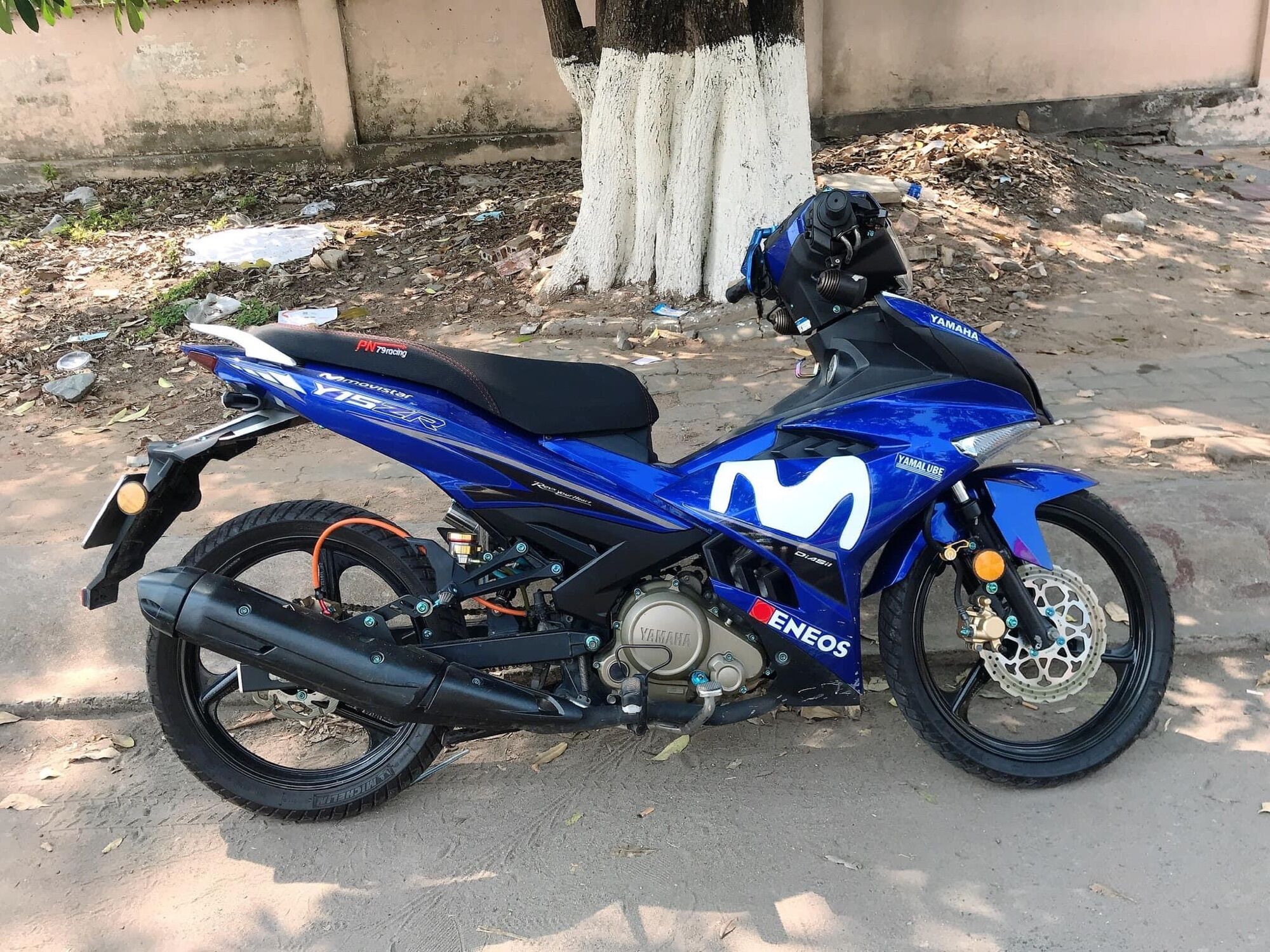 Bộ ốp + chụp pô ex 150 như zin
