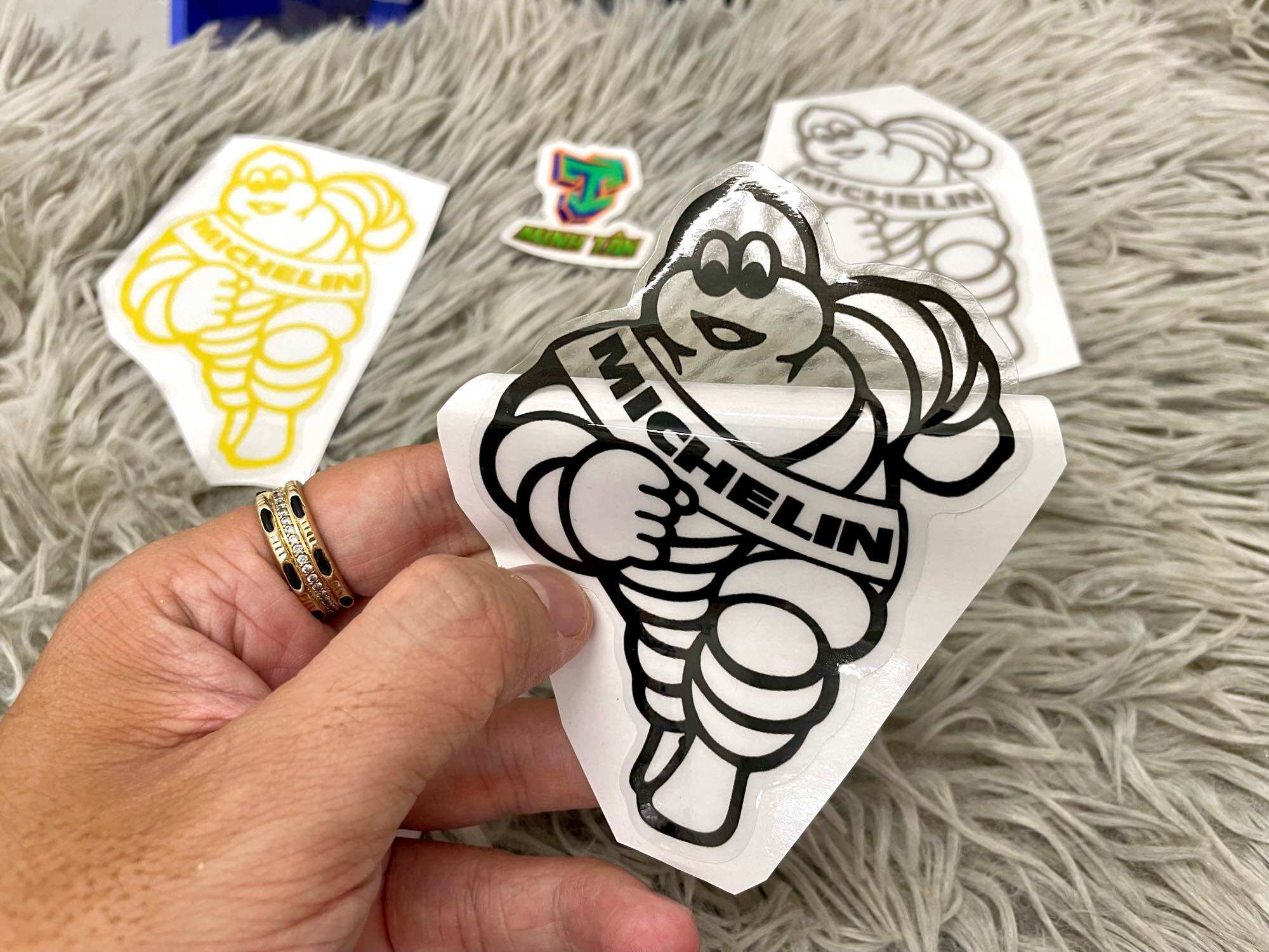 Tem logo Michelin nền trong sắc nét (giá 1 tem₫