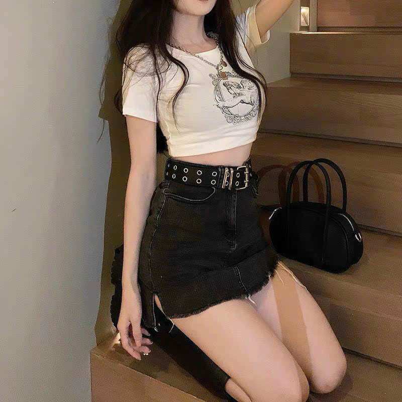 ÁO CROPTOP EMBE DƯƠNG CUNG UN