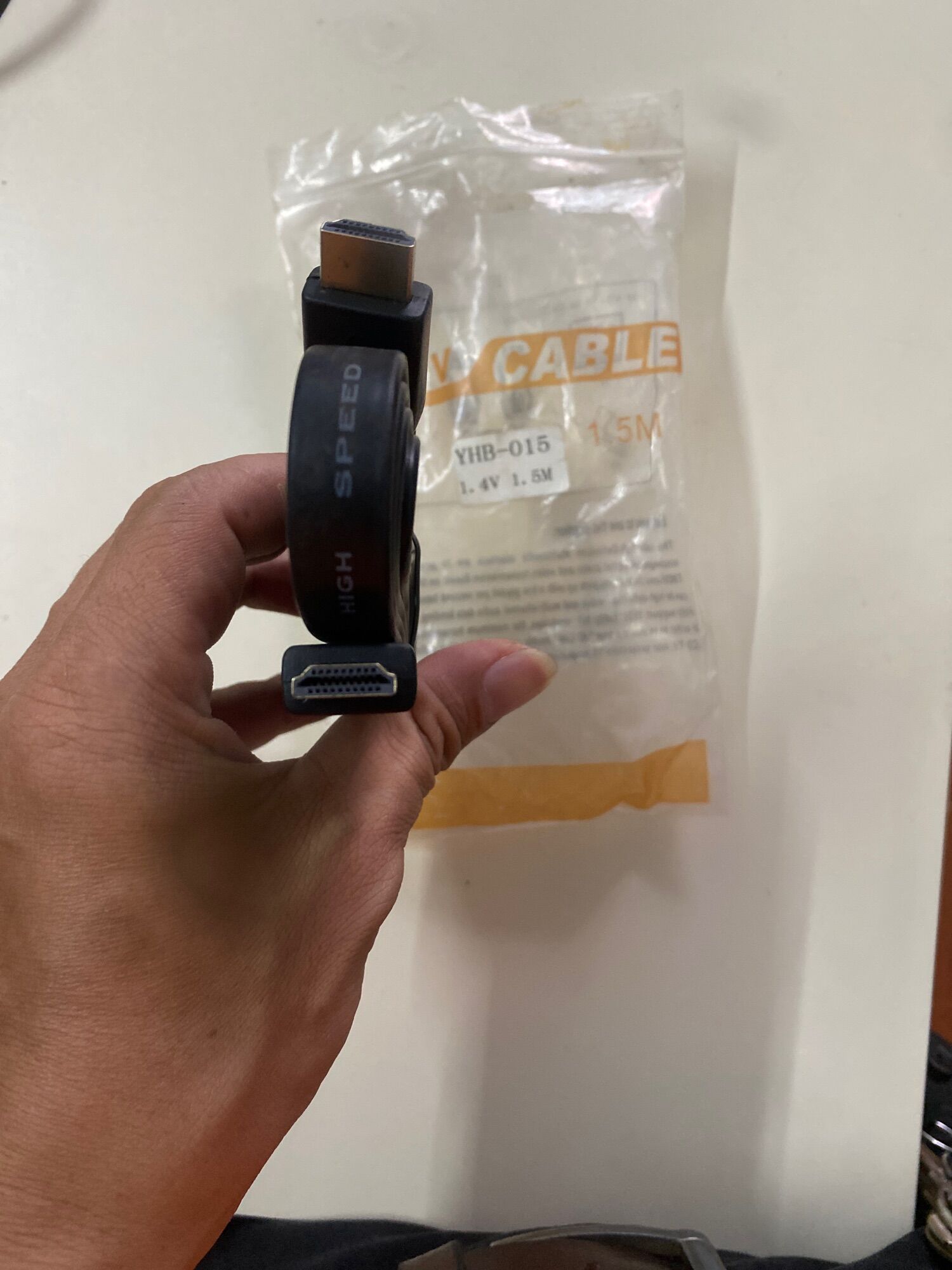 Dây cáp tín hiệu HDMI dẹp hàng công ty