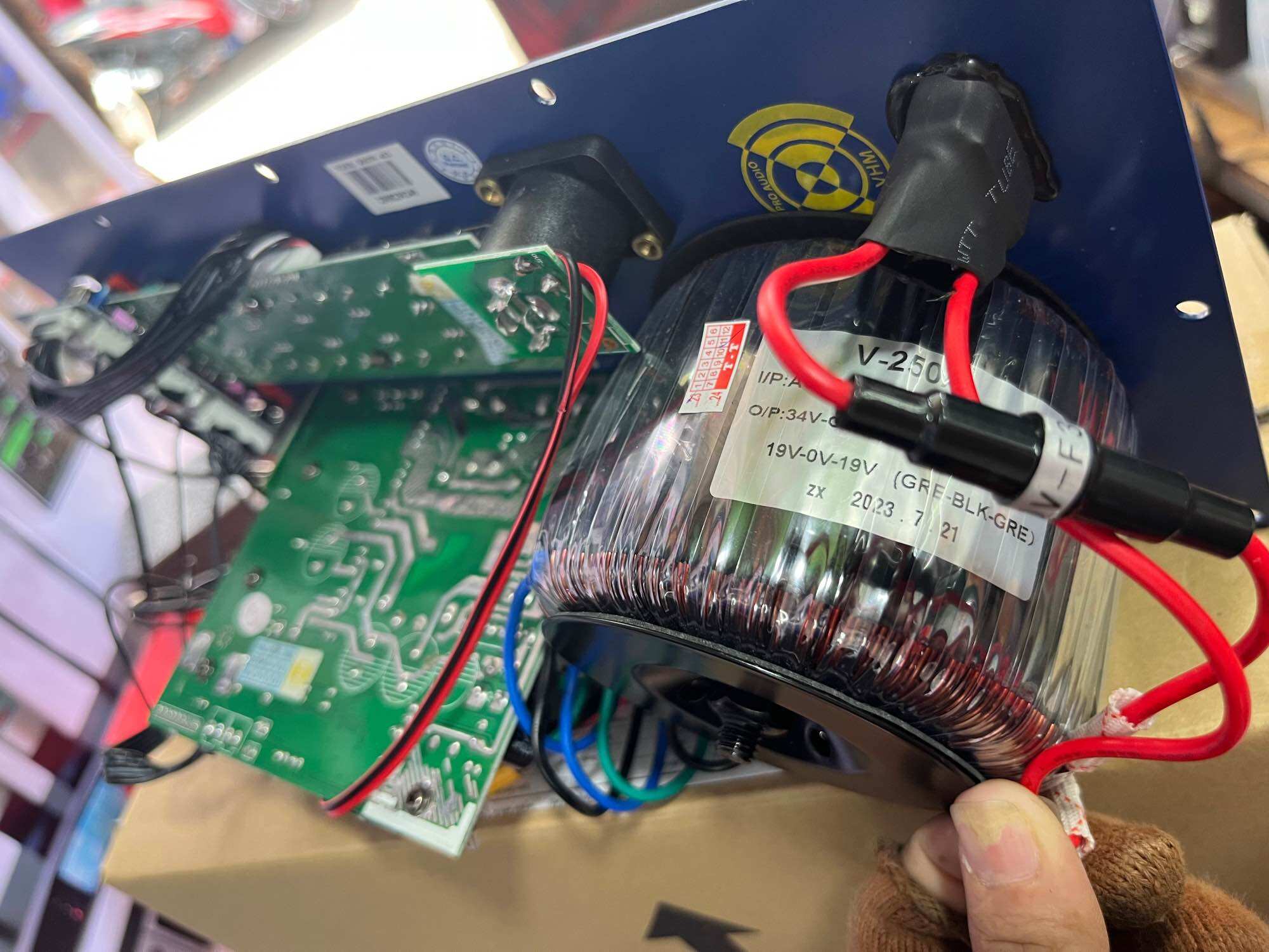 MẠCH LOA KÉO REVERT 200w NGUỒN XUYẾN(15x35)