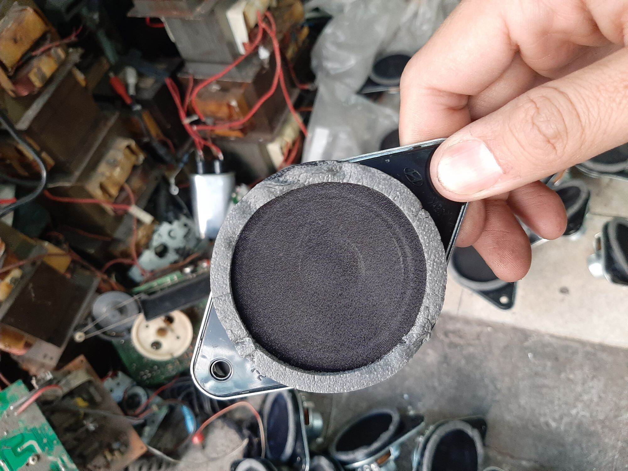 Cặp loa từ neo gắn taplo xe hơi, làm center 7cm 4R. 589nhattao