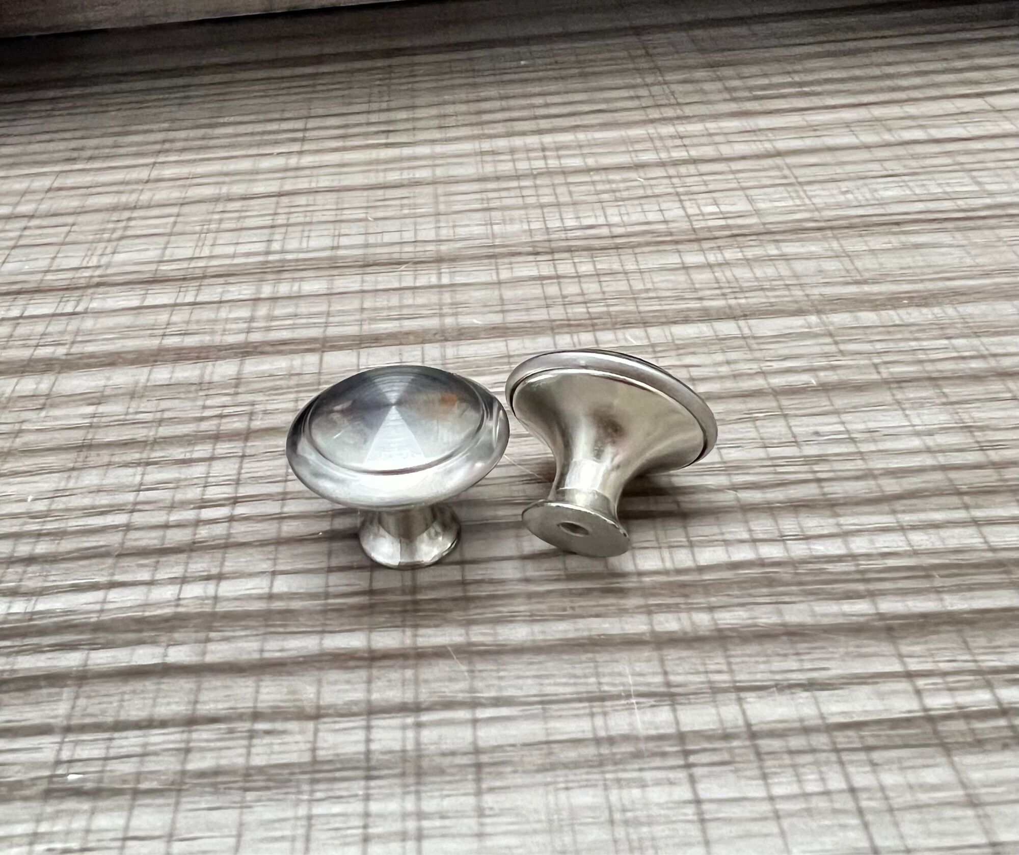 Núm tay nắm tủ inox bản rộng 3cm