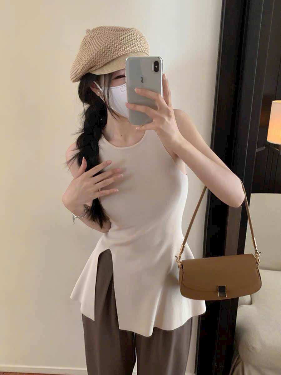 Áo thun cổ yếm xẻ tà trơn
