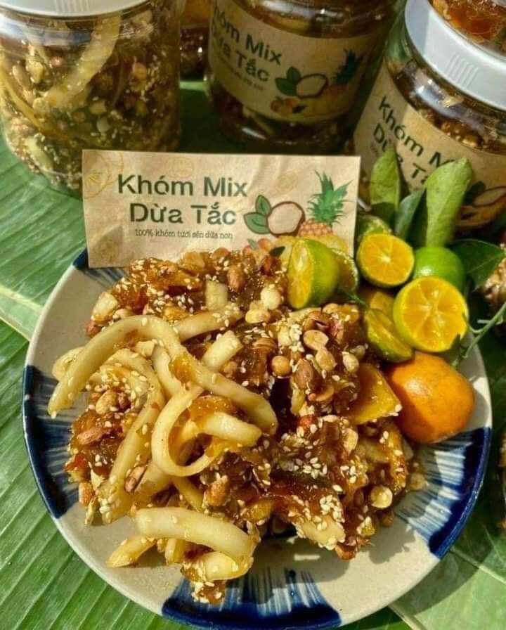 Khóm ngào dừa non 500g (Khóm mix dừa tắc)