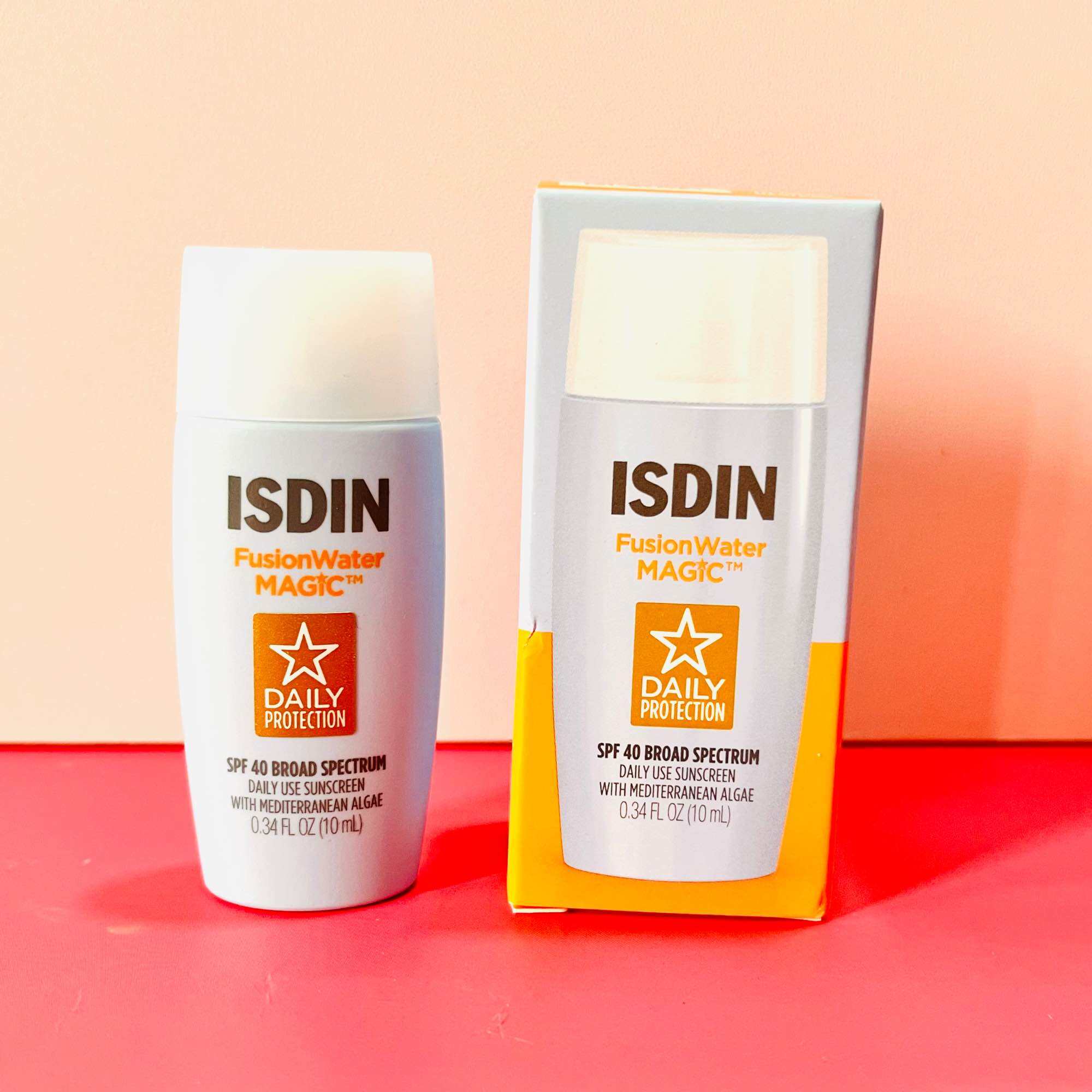 Kem chống nắng ISDIN Fusion Water Magic SPF 40 Sunscreen with Hyaluronic Acid and Vitamin E