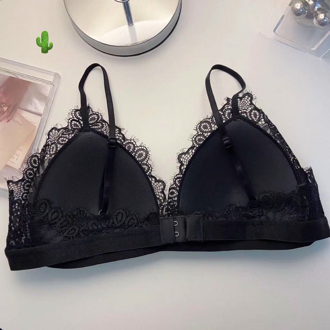 Áo bra phối ren cúp ngực
