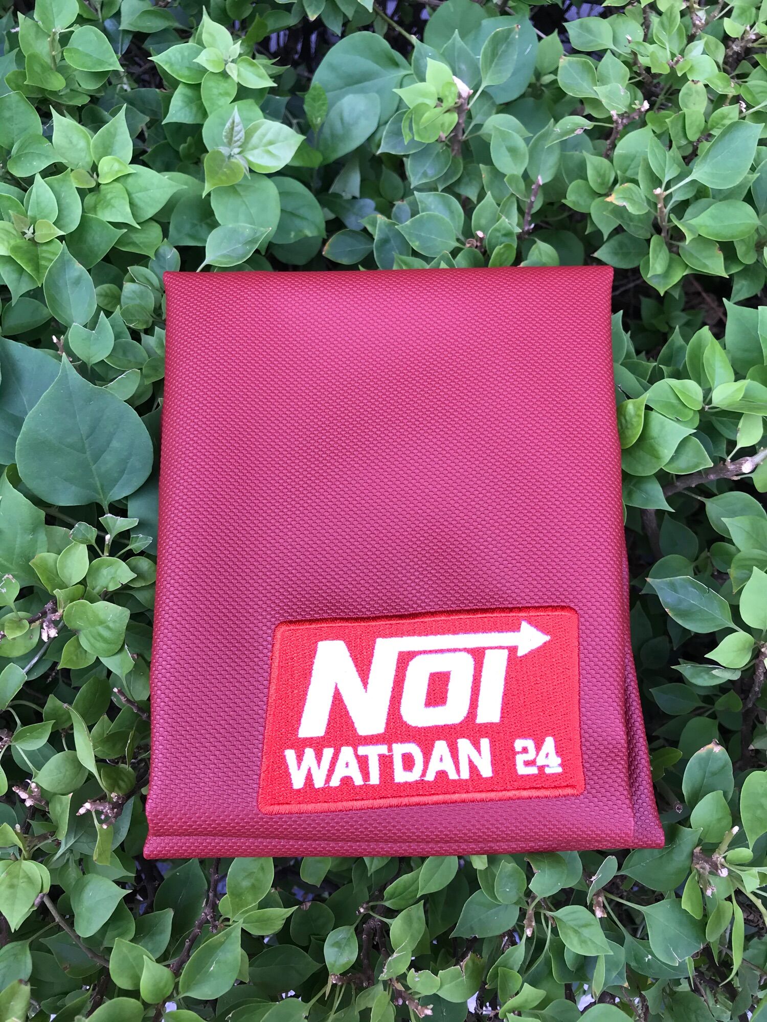 💥GIẢM 50%💥 DA YÊN ĐỎ THÊU CHỮ NOI KIỂU THAILAND CÓ MAY VIỀN- BỌC YÊN XE MÁY