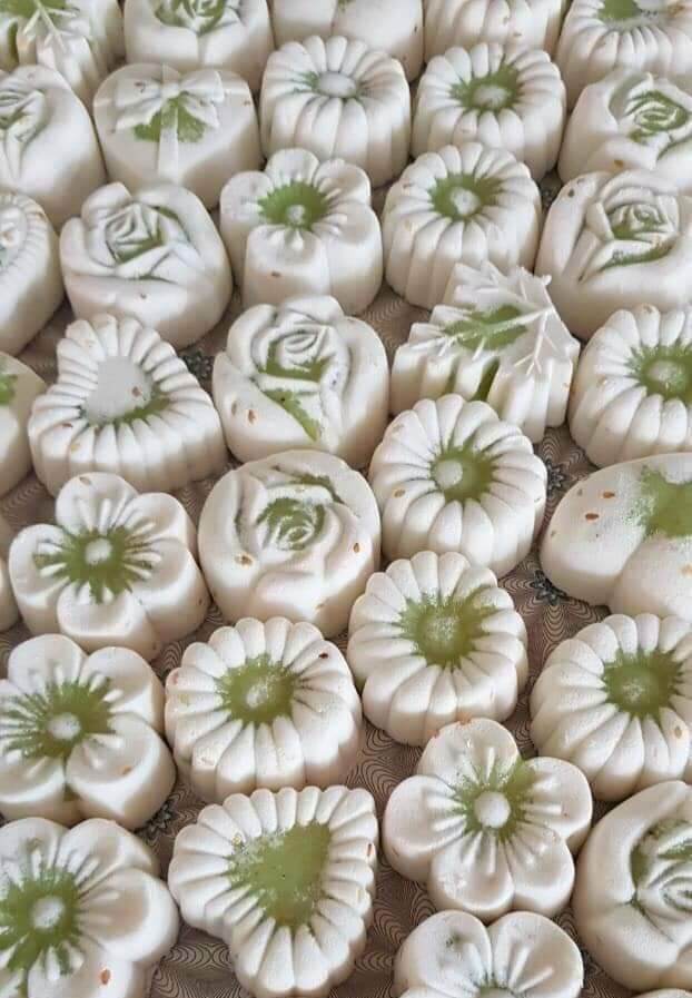 BÁNH IN NHÂN DỪA NON NHÀ ( LÀM ĐẶT MỚI LÀM) ít ngọt -1kí từ 55-60 bánh.HSD:15 Ngày