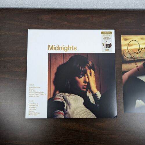 [ĐĨA THAN CHỮ KÝ TAY CỦA TAYLOR SWIFT] Album Midnights (signed vinyl) 2U Store CDs