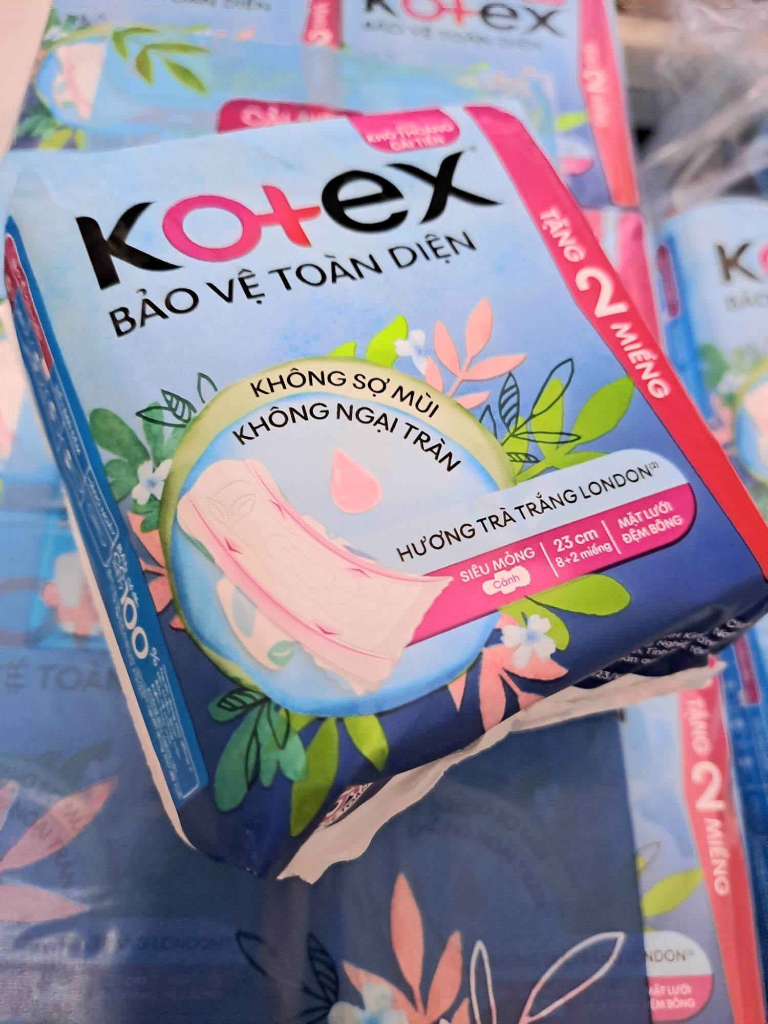 Băng vệ sinh Kotex siêu mỏng cánh , gói 8 miếng