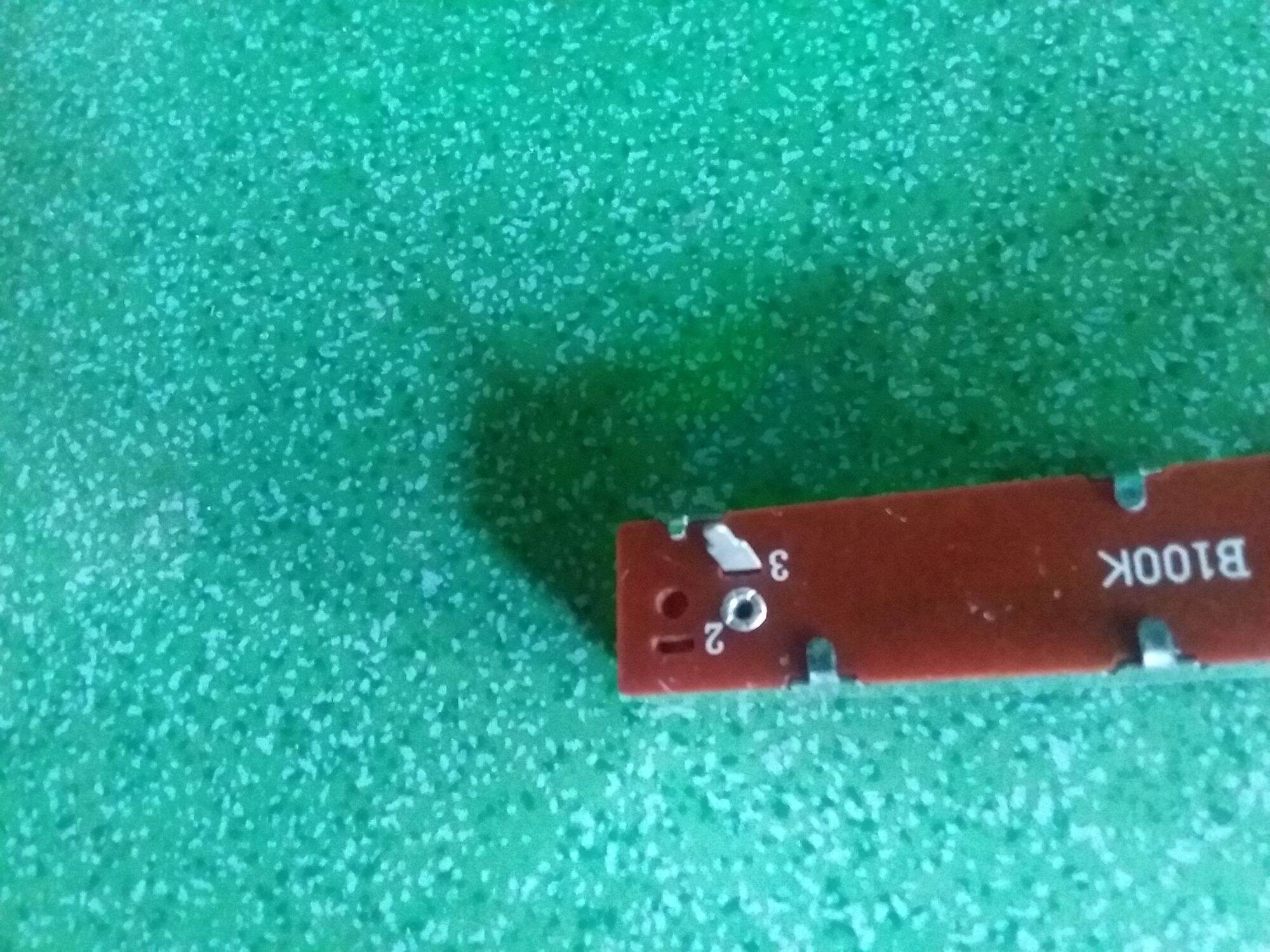 1 FADER MIXER PEAVEY VN (88MM-100K)