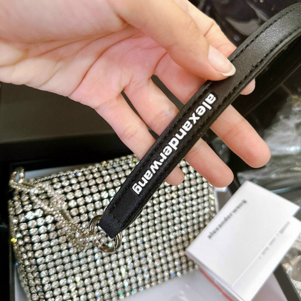 Túi Wabg đính đá xuất Fullbox (Size 19cm)
