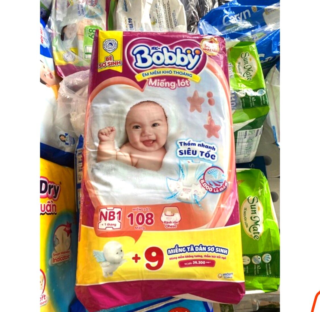 Miếng lót sơ sinh bobby tặng