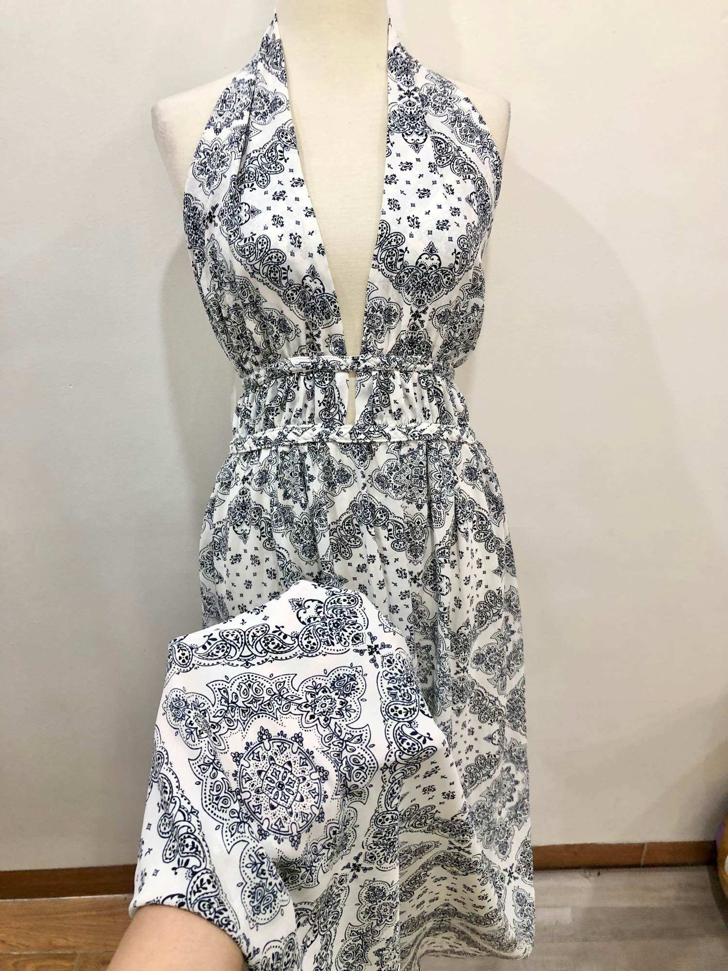 Đầm maxi đi biển hở lưng có bigsize
