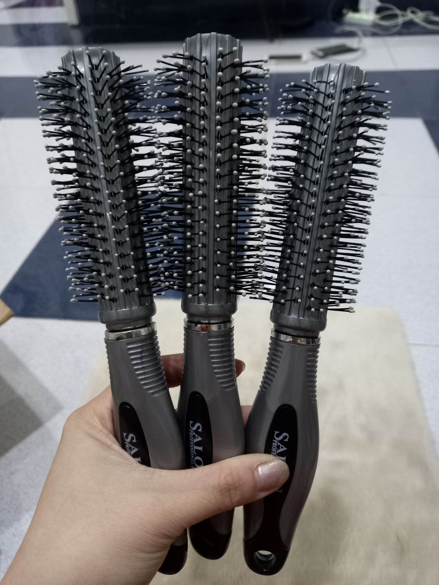 Lược chải tóc cuốn tròn gai Salon bền đẹp