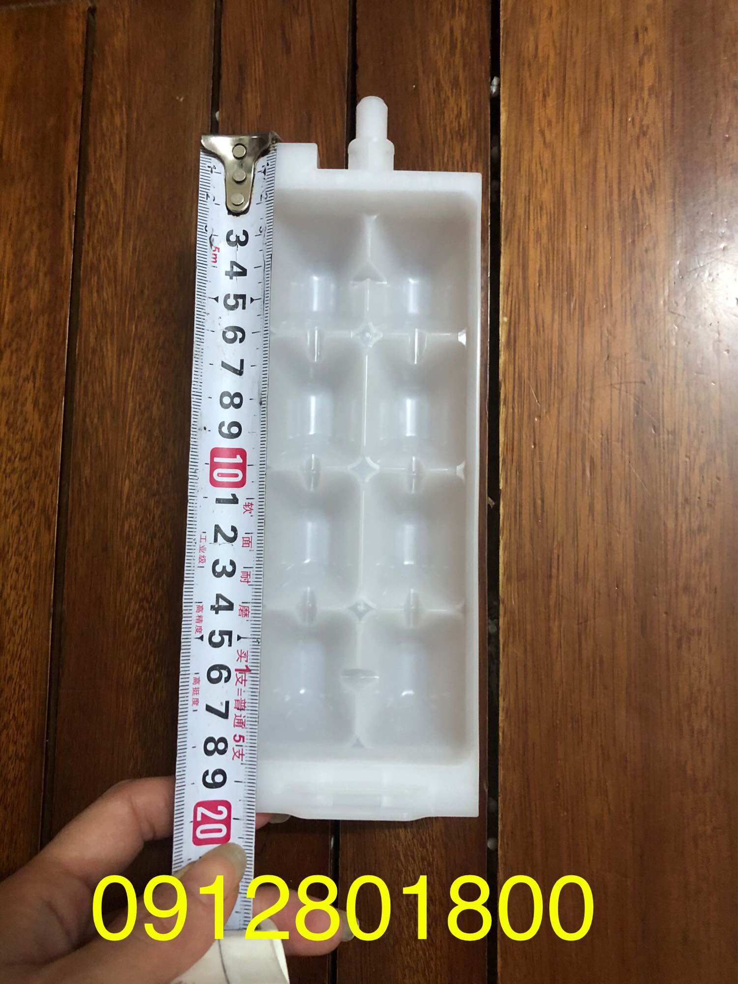 Khay làm đá xoay tủ lạnh Hitachi 8 viên, 10 viên