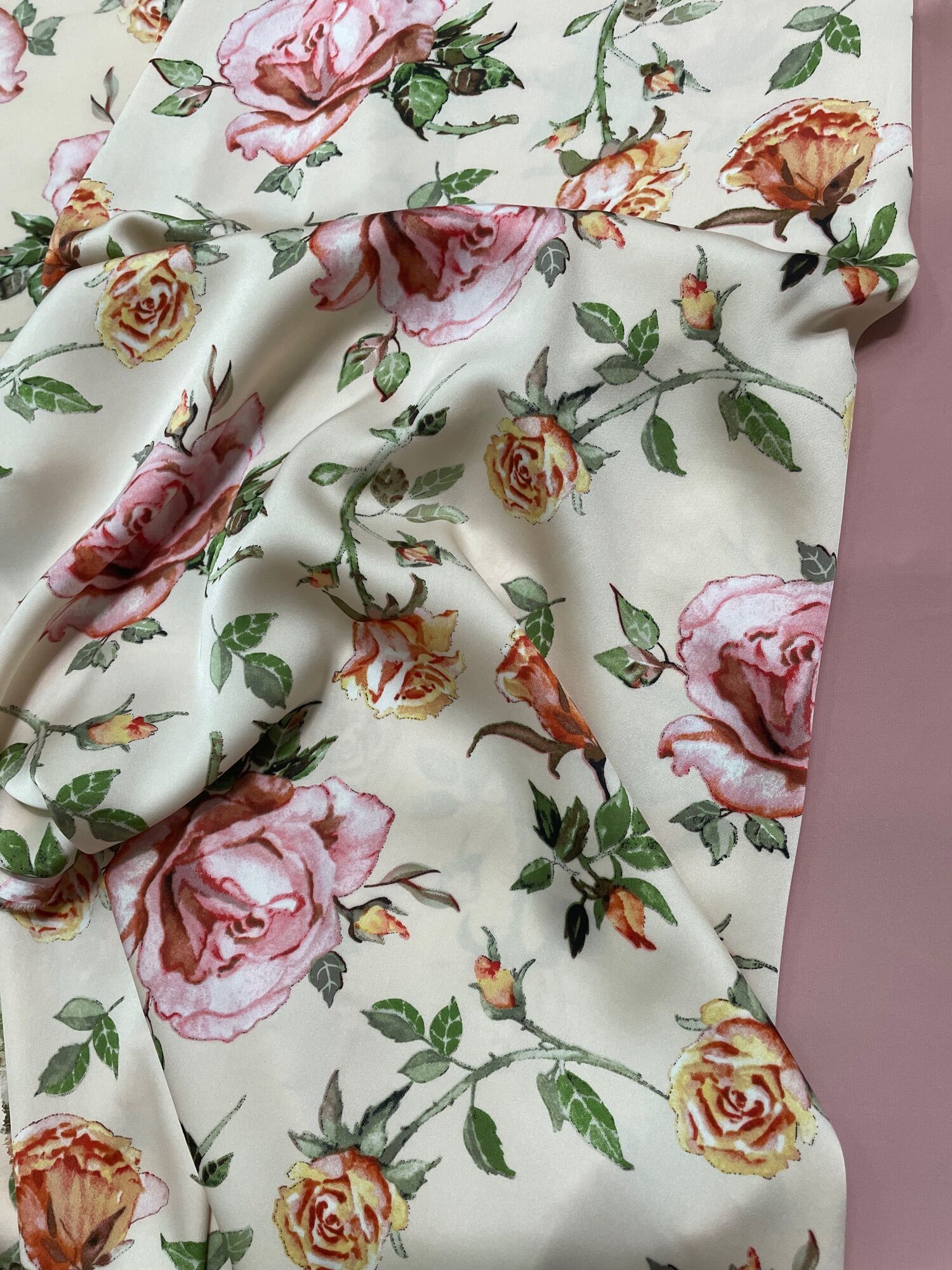 2m lụa latin pháp hoa hồng - cao cấp - may áo dài, sườn xám, đầm váy, jumpsuit - chất mềm mịn, rũ, mát, co giãn