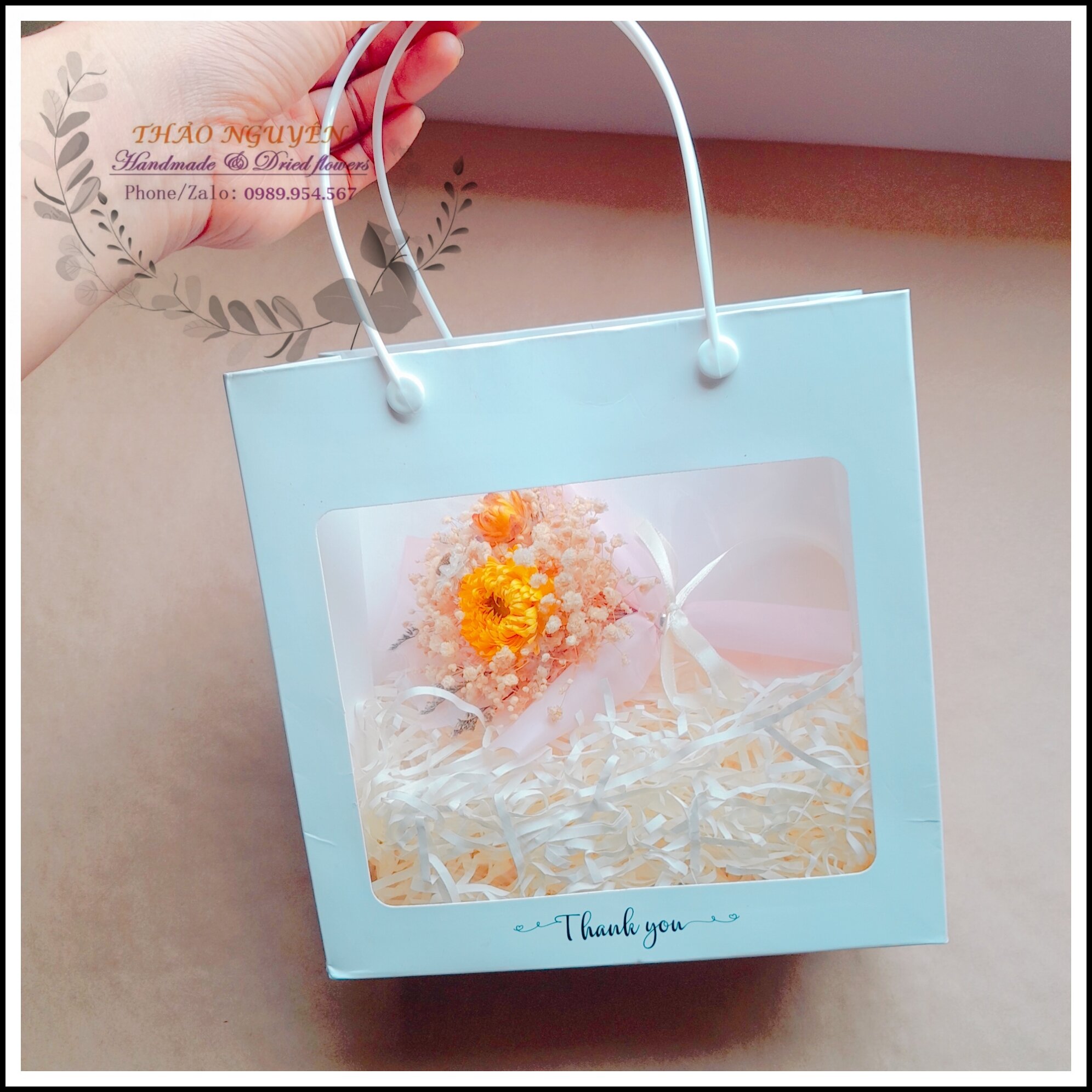 combo túi quà (gồm túi + giấy rơm + bó hoa mini + thiệp hoa handmade ) làm quà tặng