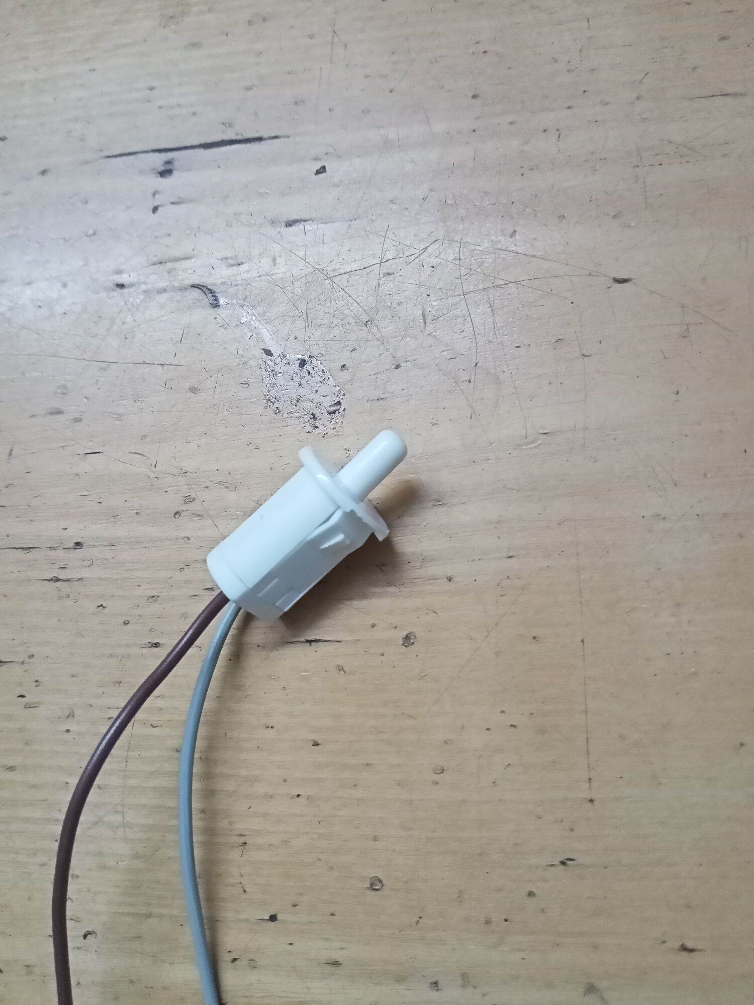 Công tắc cửa tủ lạnh