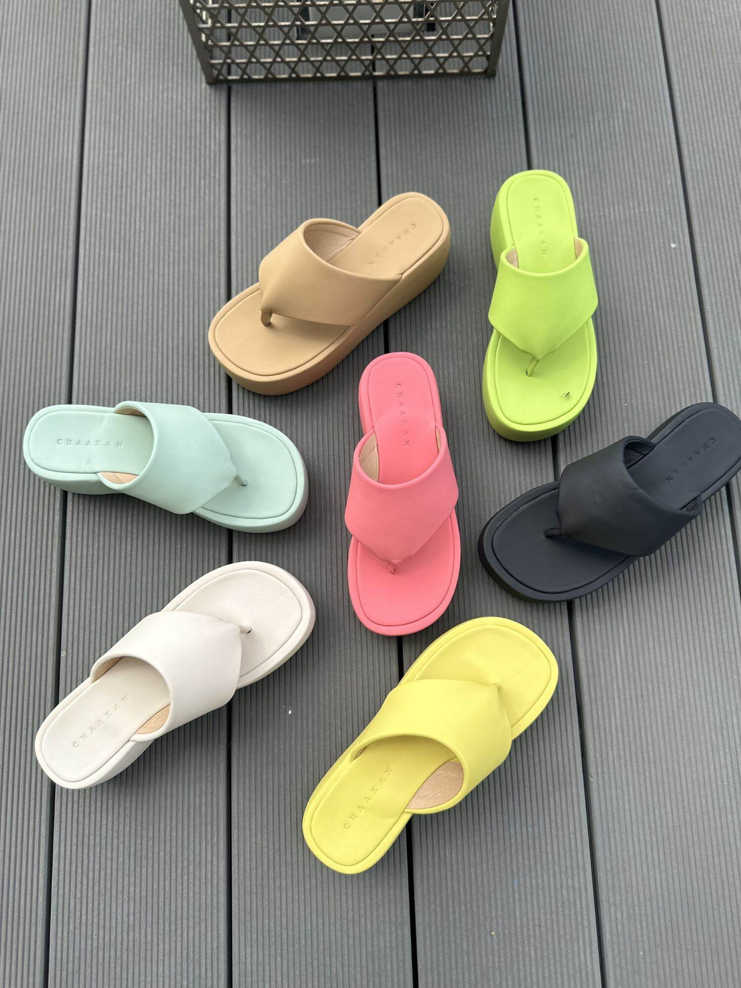 dép kẹp ngón nữ đế bánh mì chaakan