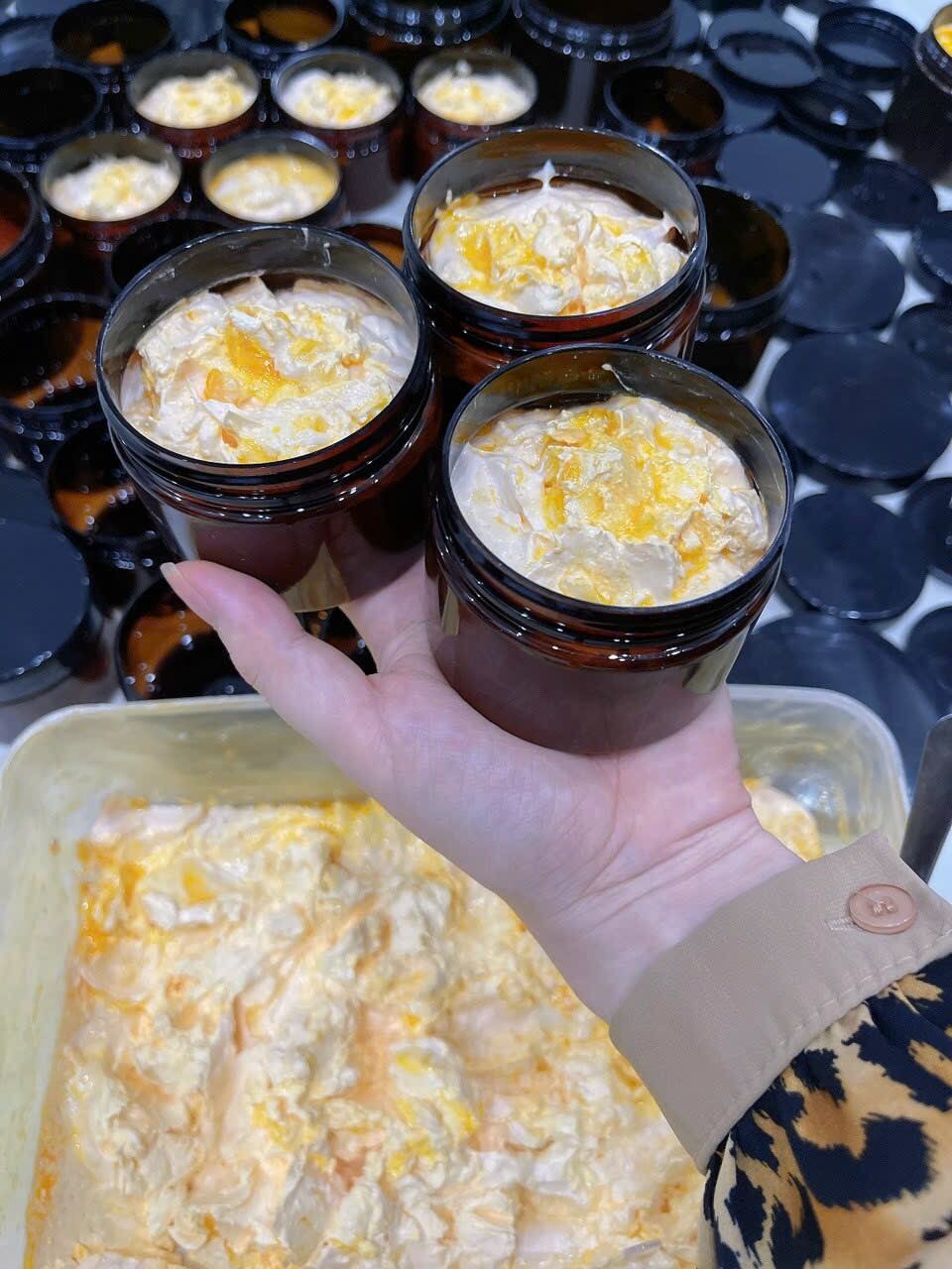 KEM BODY CỐT Ủ THÁI RỈ DẦU VÀNG 200G.[Trắng nhanh]