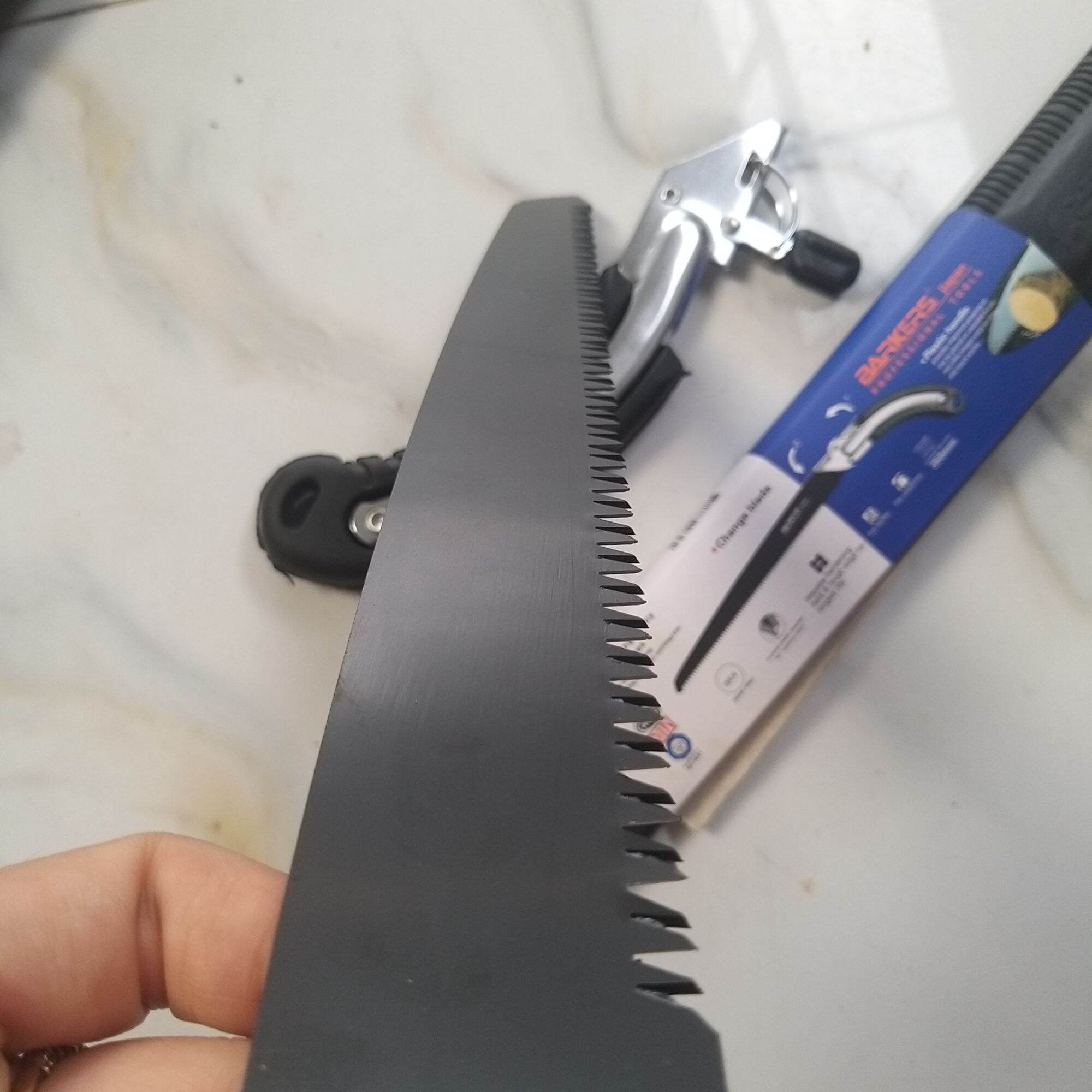 Cưa gỗ cầm tay lưỡi thép đen 350mm