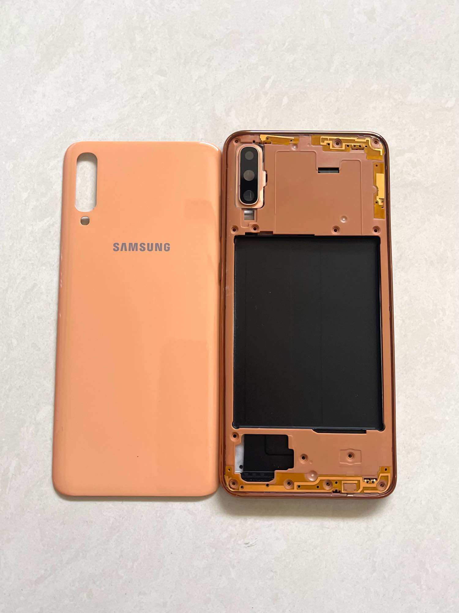 Vỏ bộ Samsung A70 kèm kính camera + khay sim