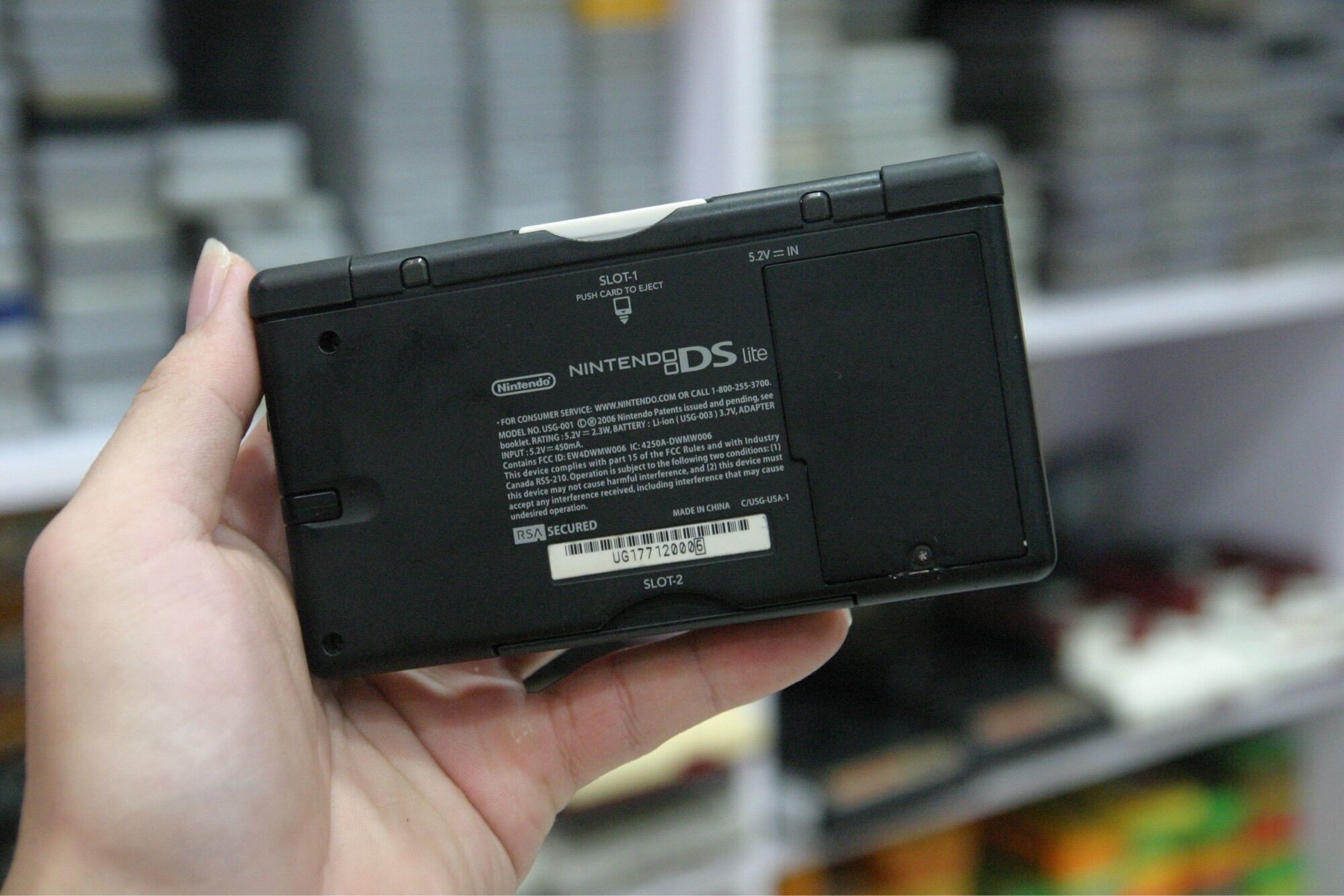 Máy Nintendo DS Lite đen xanh đỏ 99%