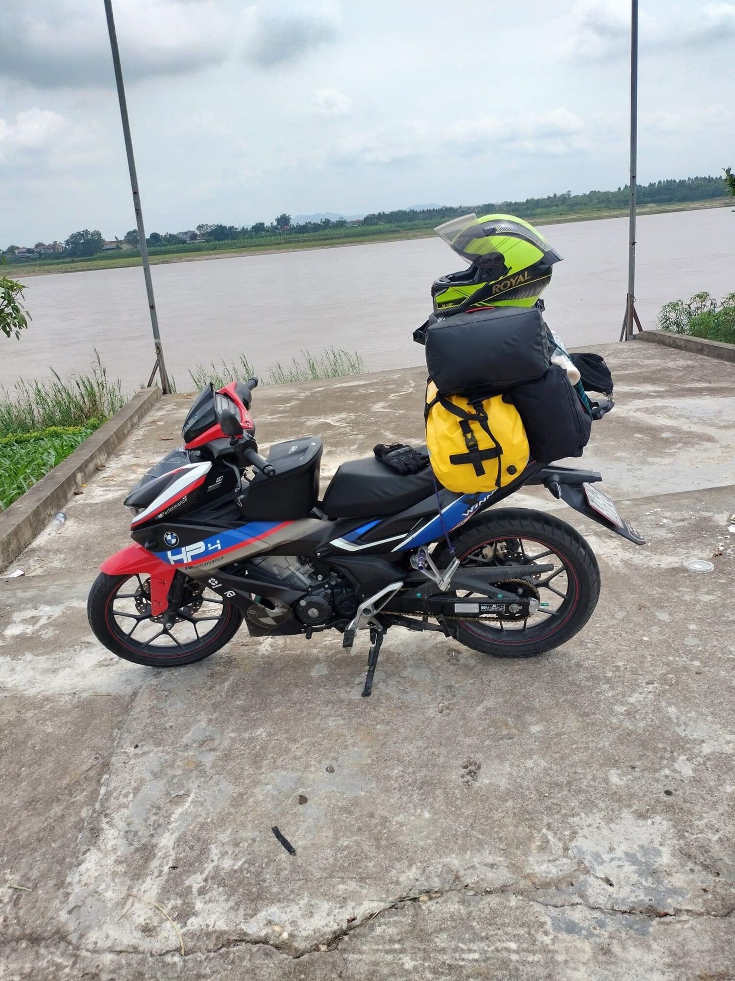 Thùng giữa xe winner x 150