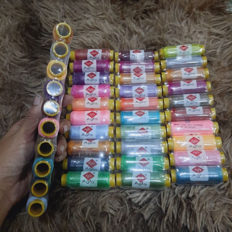 Lốc 10 cuộn chỉ màu loại nhỏ