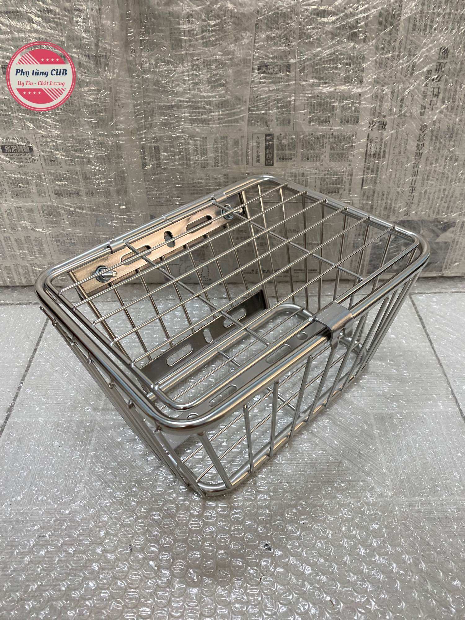 Rổ mini cho xe cub và xe dream bằng inox ( có bát gắn đầy đủ )