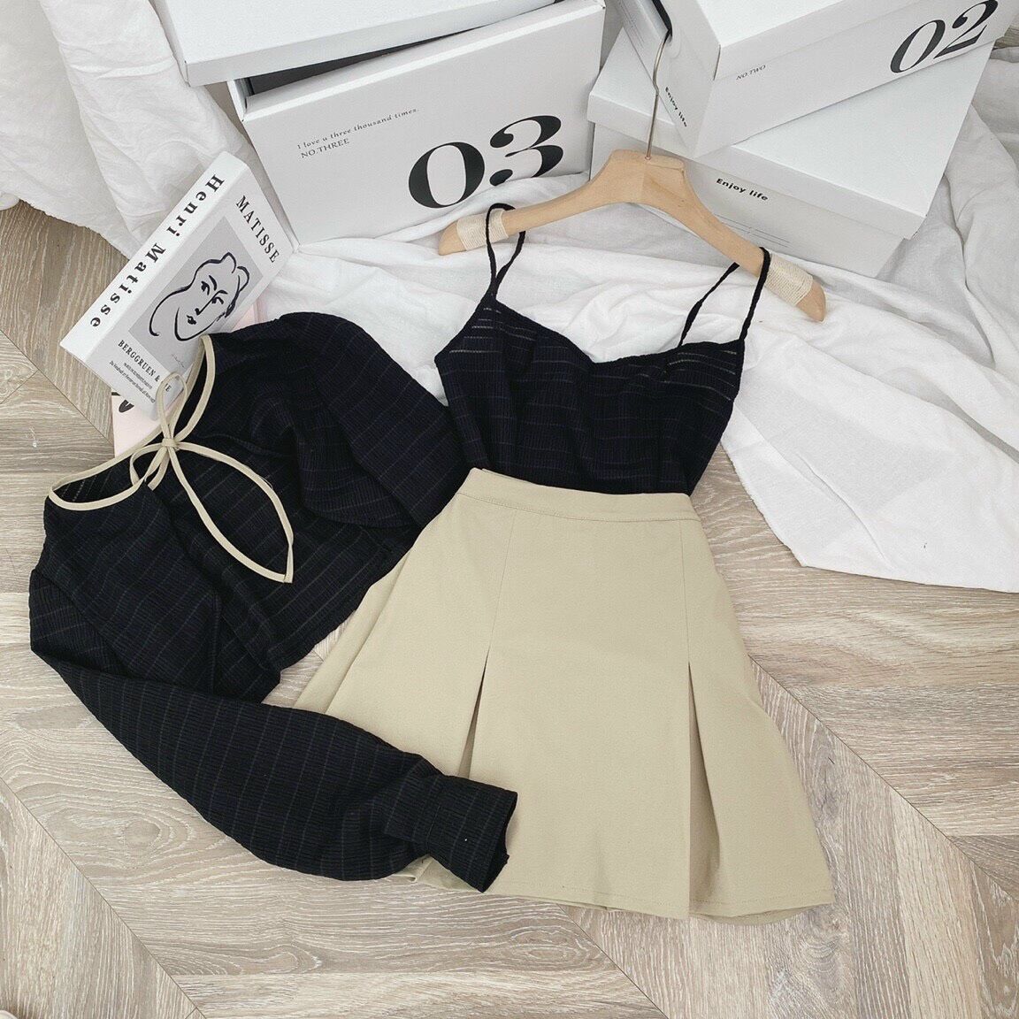 Set áo 2s kèm khoác cutout nơ đen chân váy