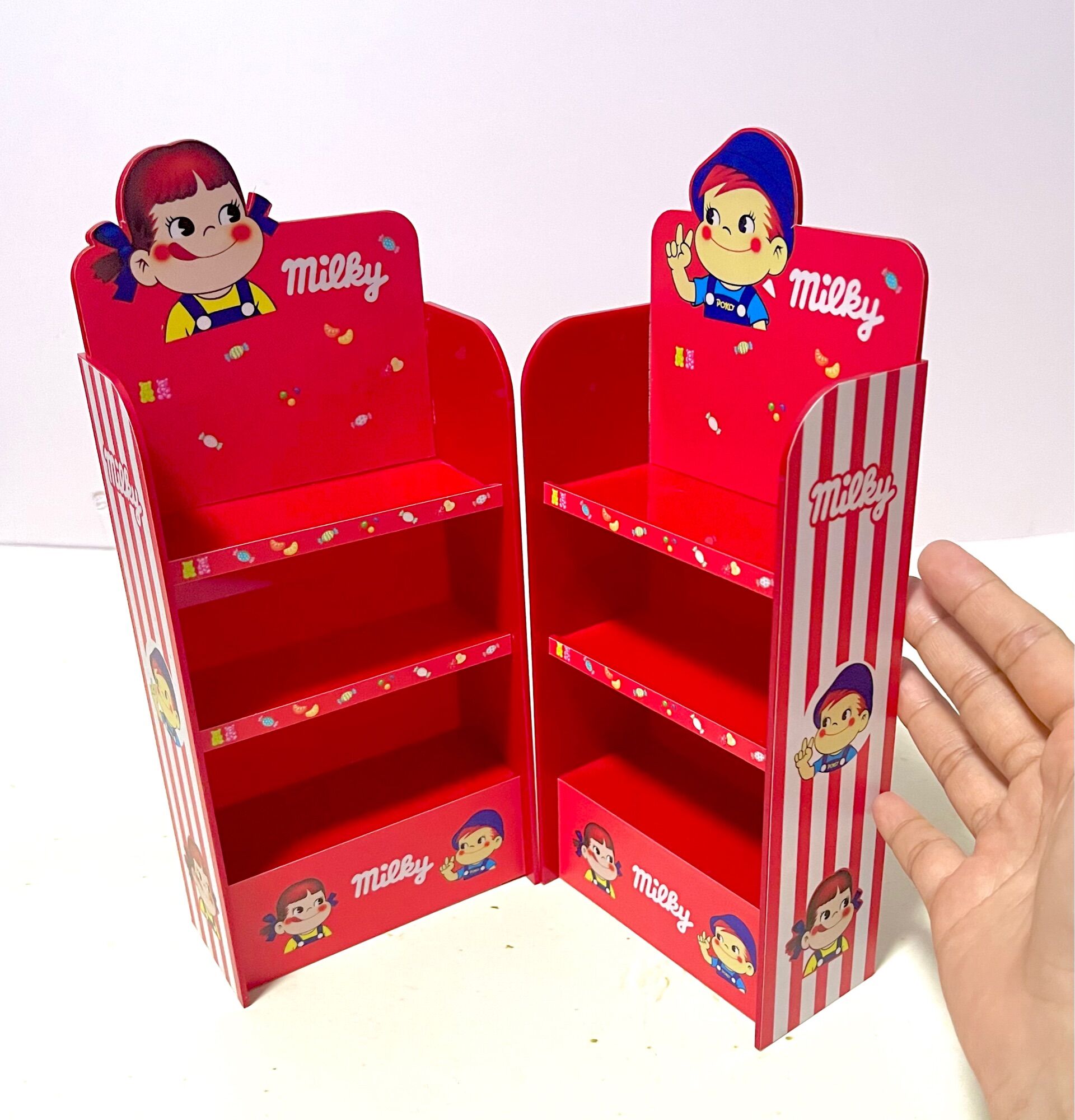 Mô hình kệ đồ chơi 1/6